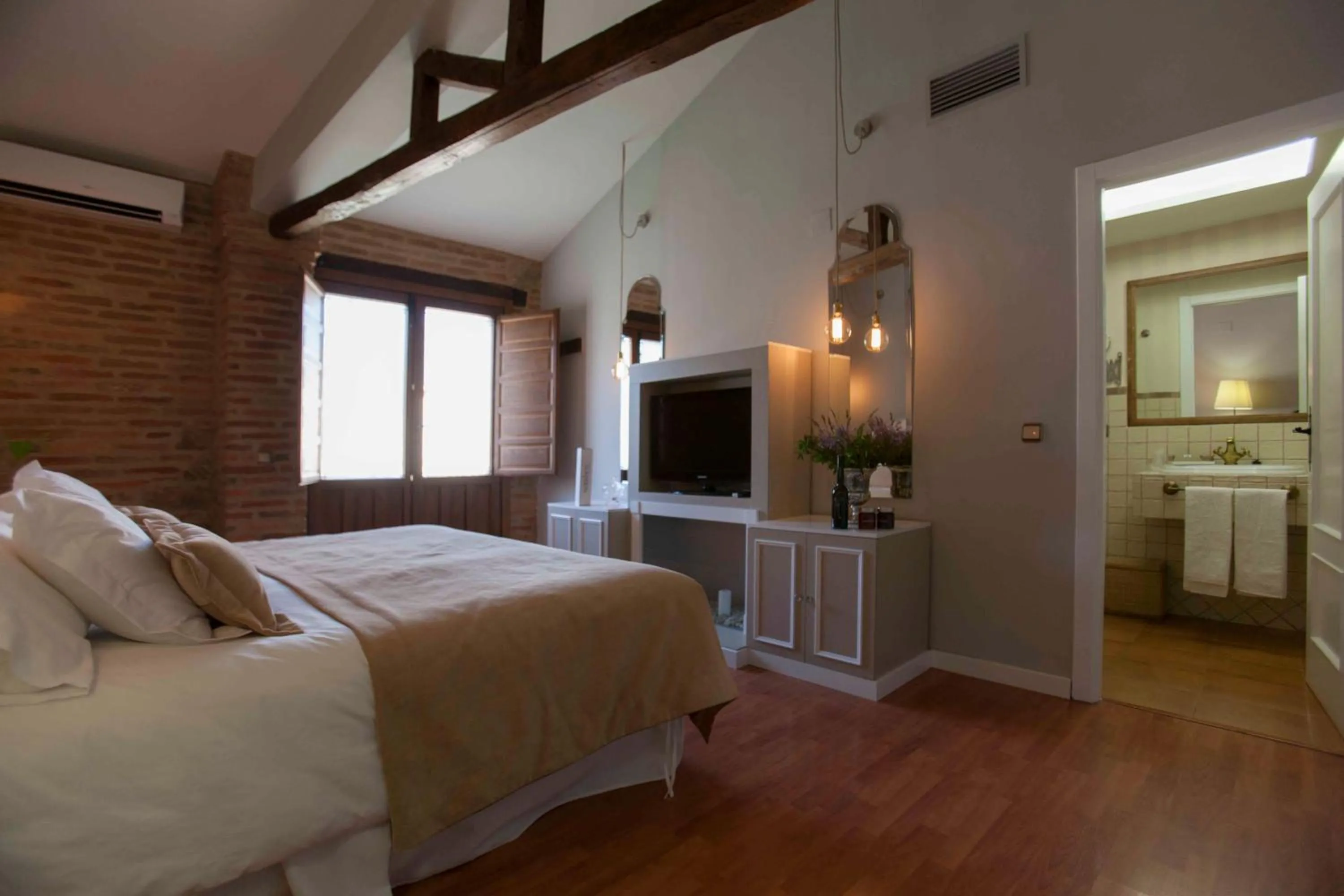 Bed in Hotel Ruta Imperial H-CC-00660