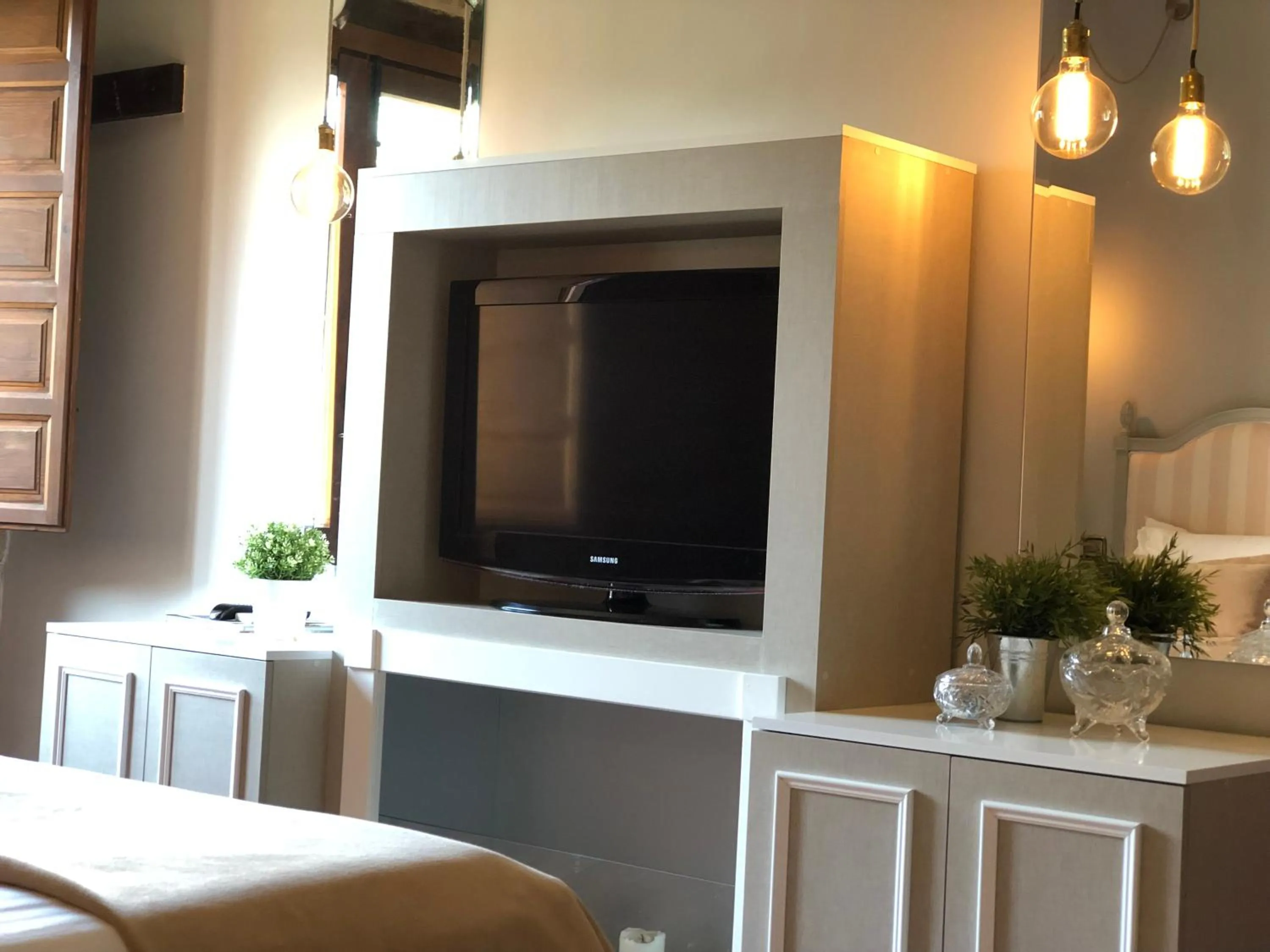 TV and multimedia in Hotel Ruta Imperial H-CC-00660