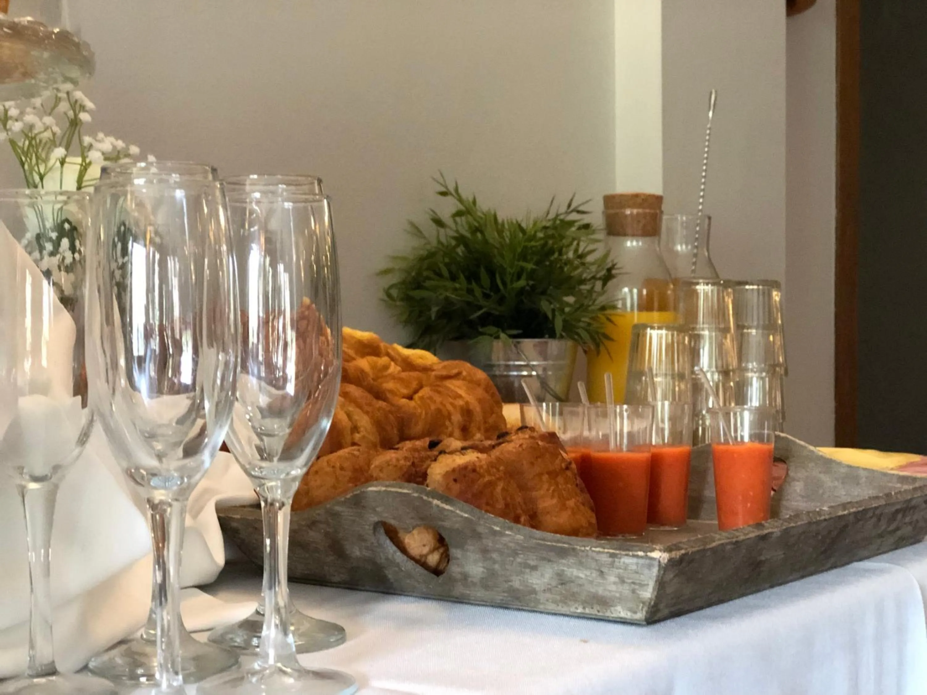 Food and drinks in Hotel Ruta Imperial H-CC-00660