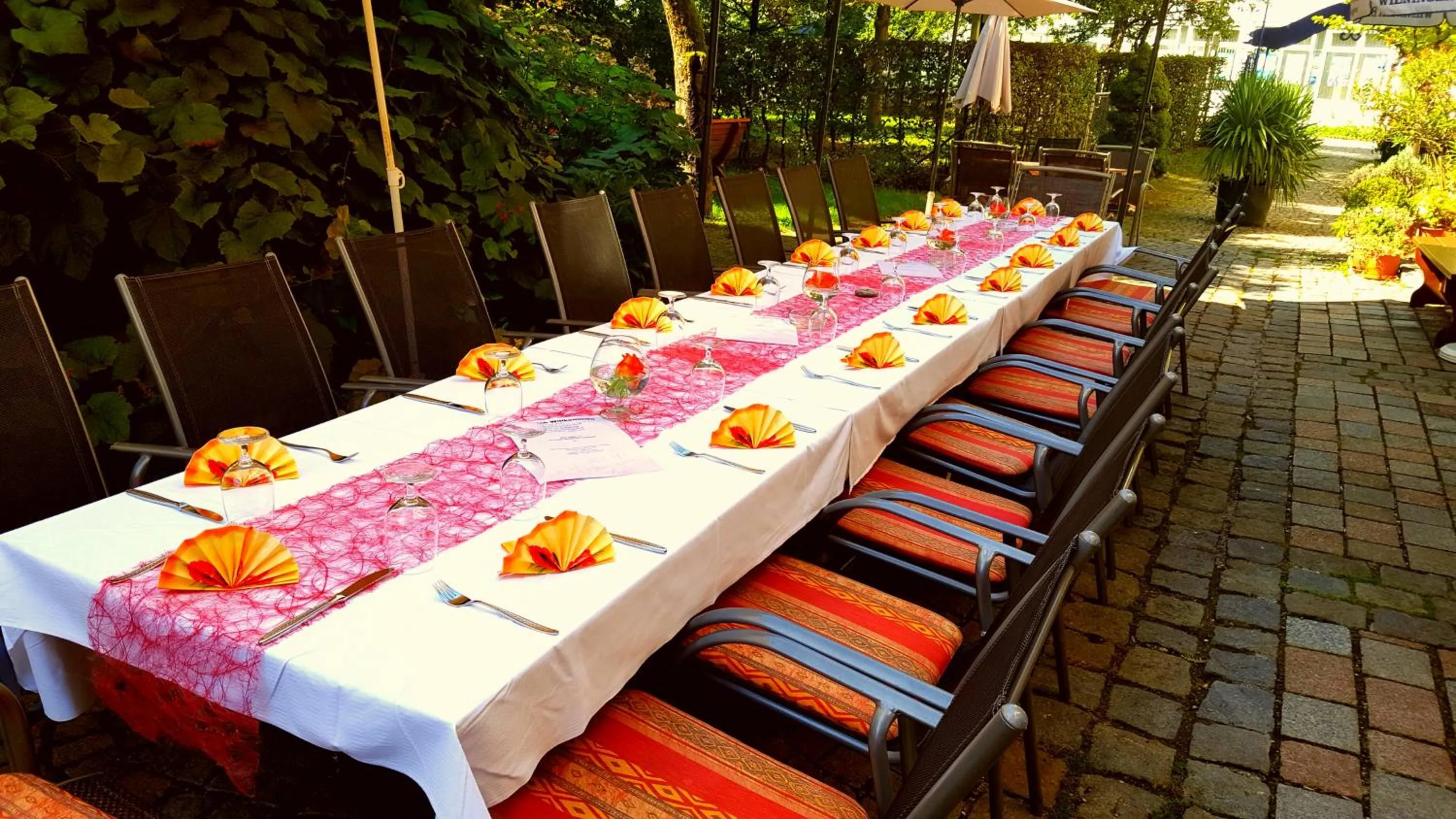 Restaurant/places to eat in Hotel Plankl