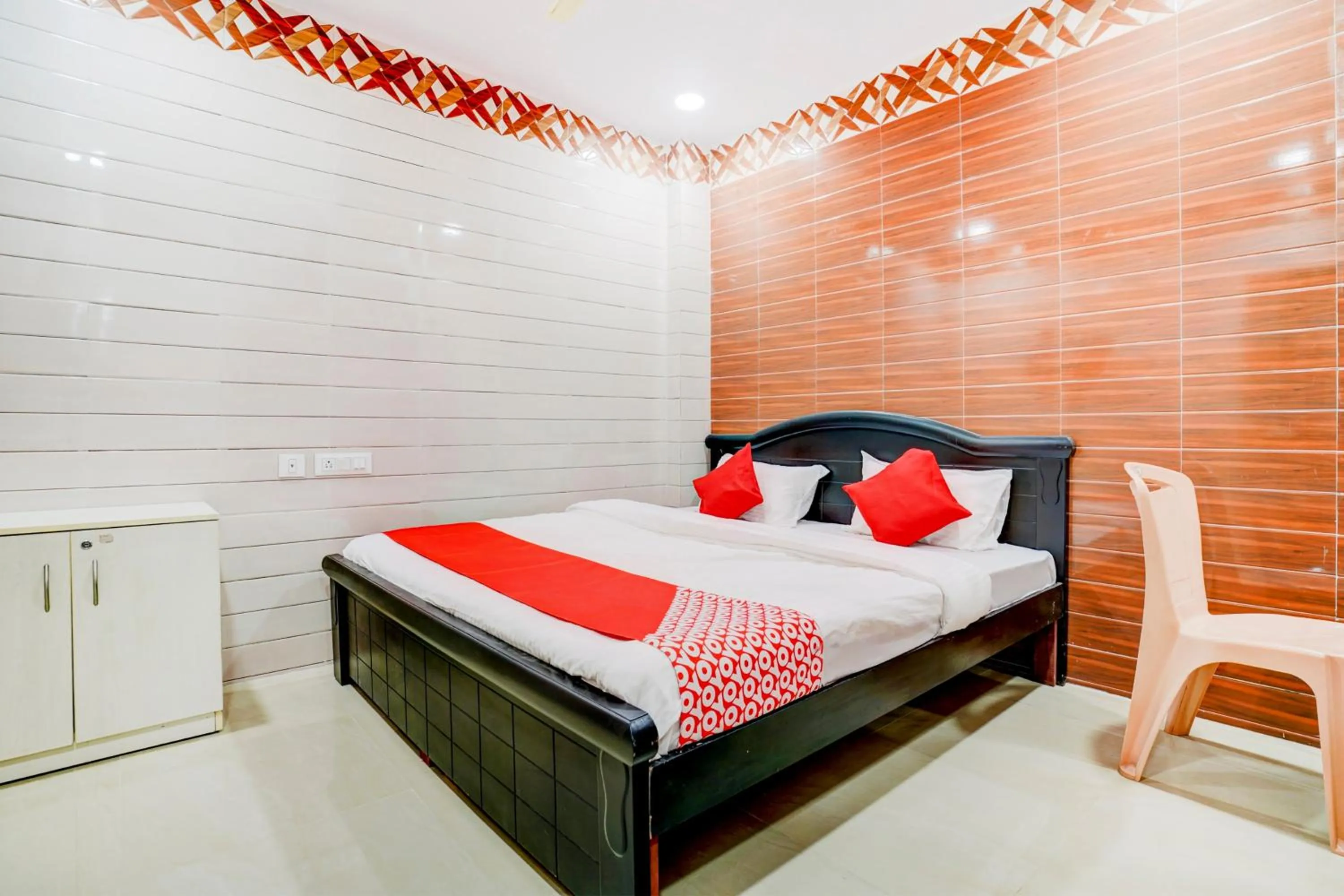 Bedroom, Bed in Hotel O Aroma Classic Near Nampally Main Railway station