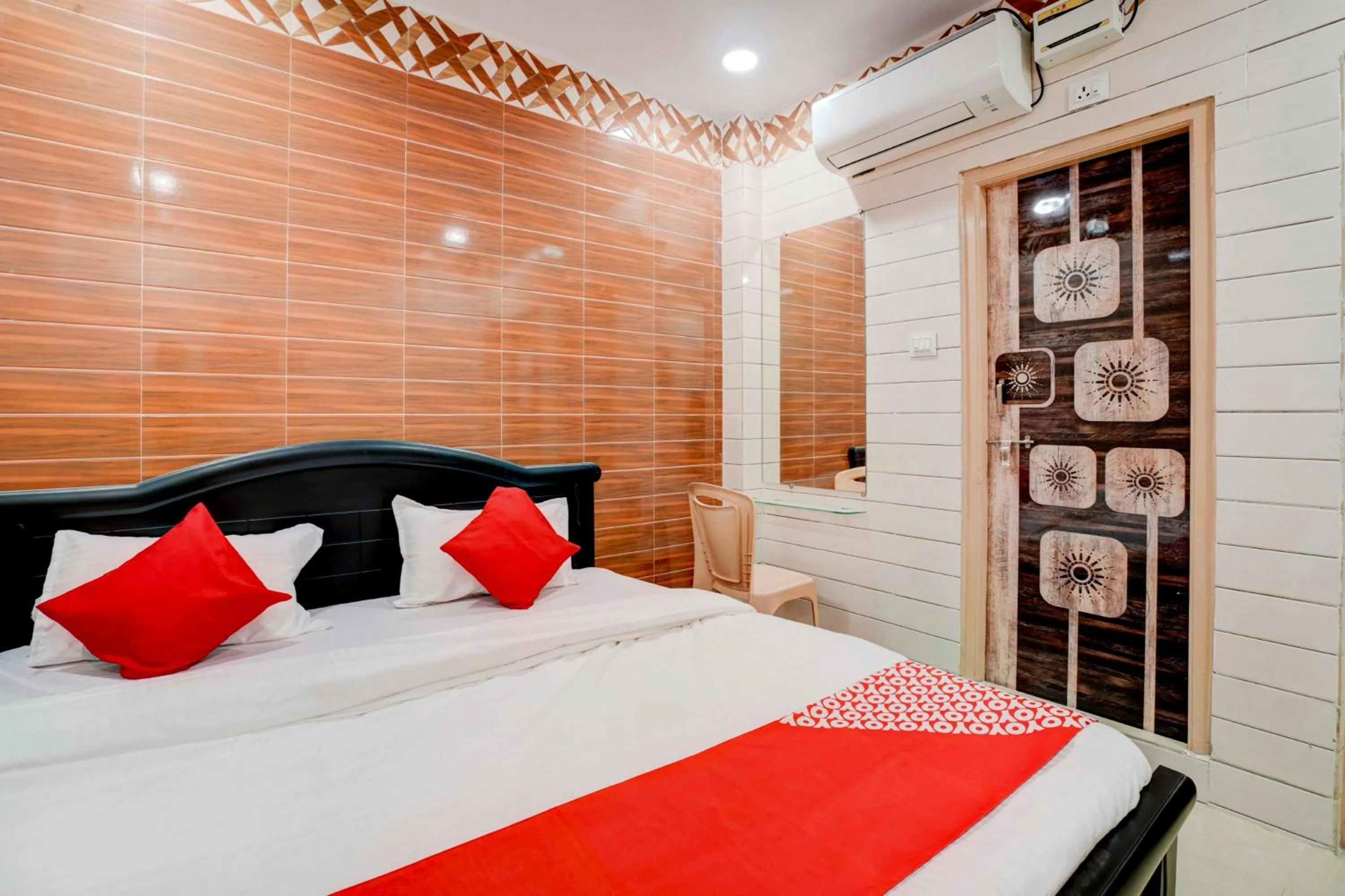 Bedroom, Bed in Hotel O Aroma Classic Near Nampally Main Railway station