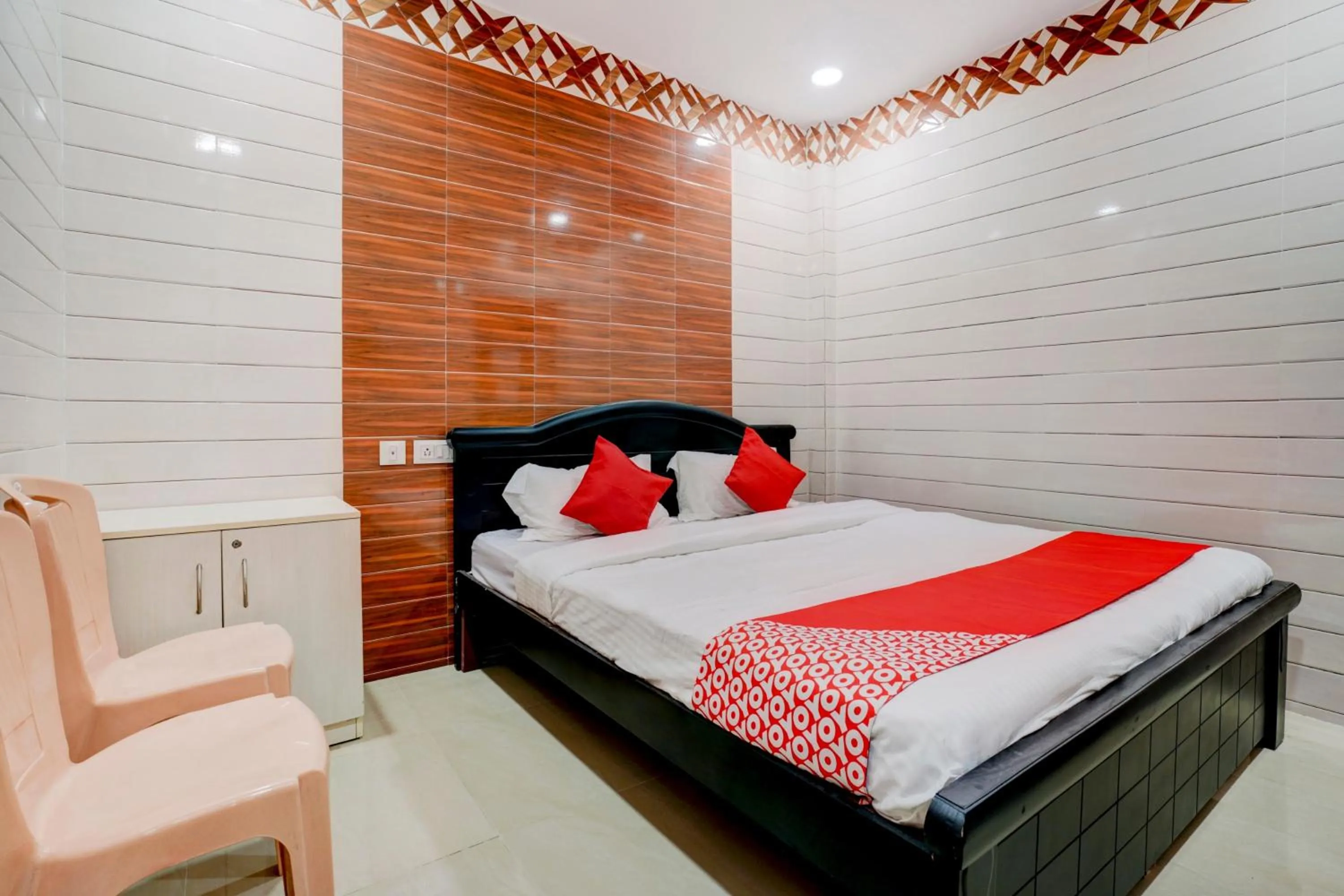 Bedroom, Bed in Hotel O Aroma Classic Near Nampally Main Railway station
