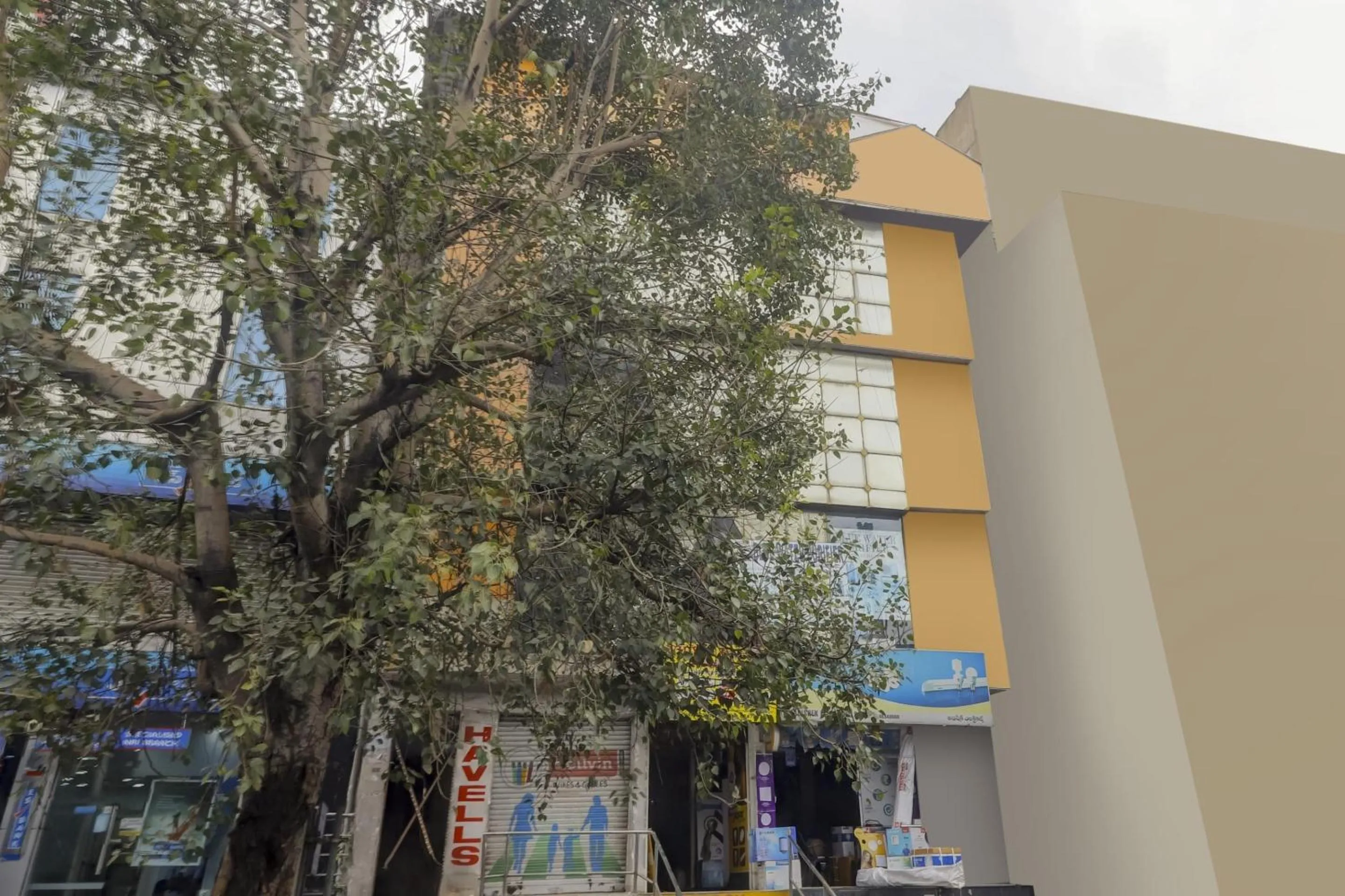 Facade/entrance in OYO 76333 Newgen Grand