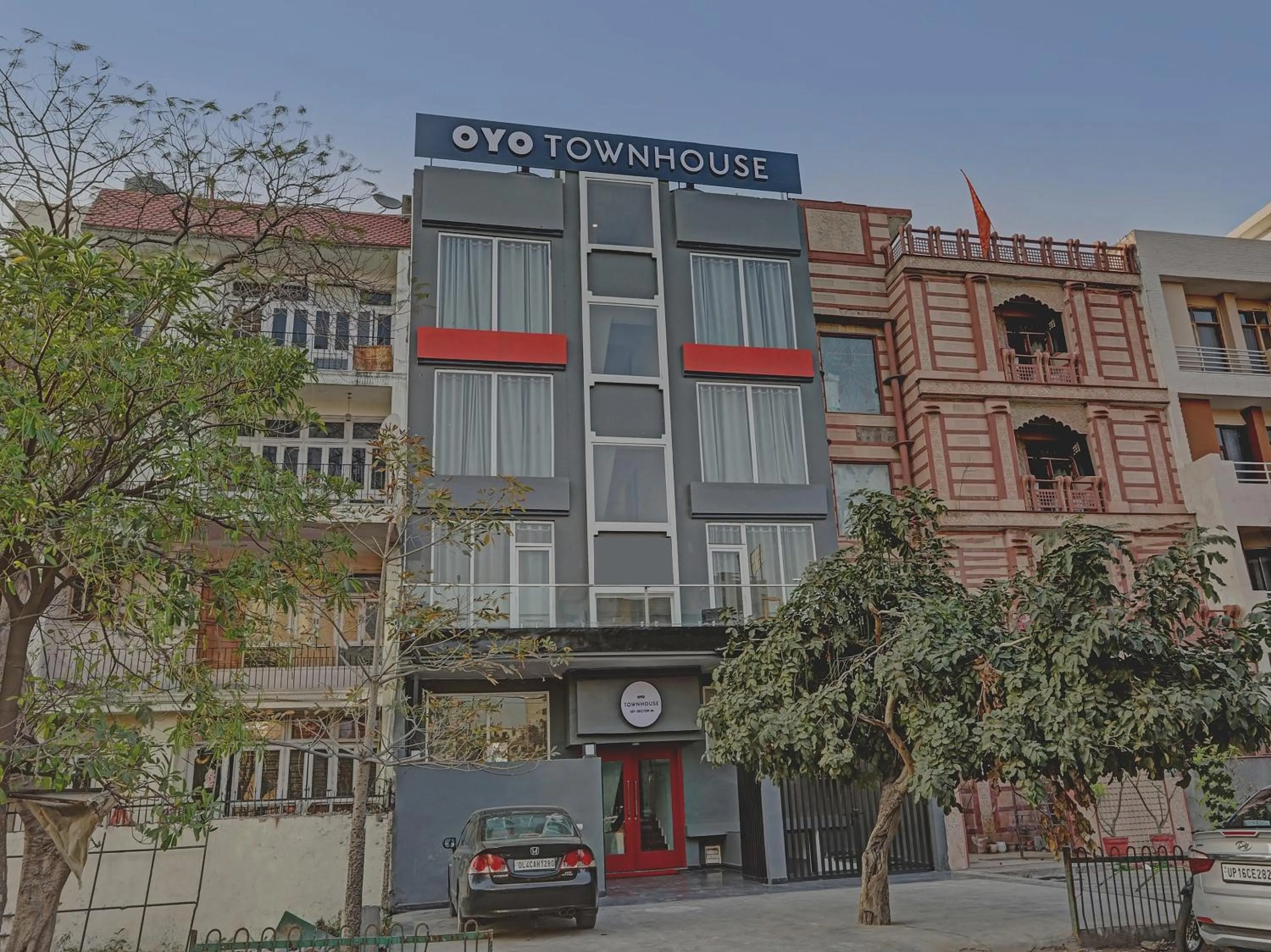 Facade/entrance in Townhouse 587 Sector 19