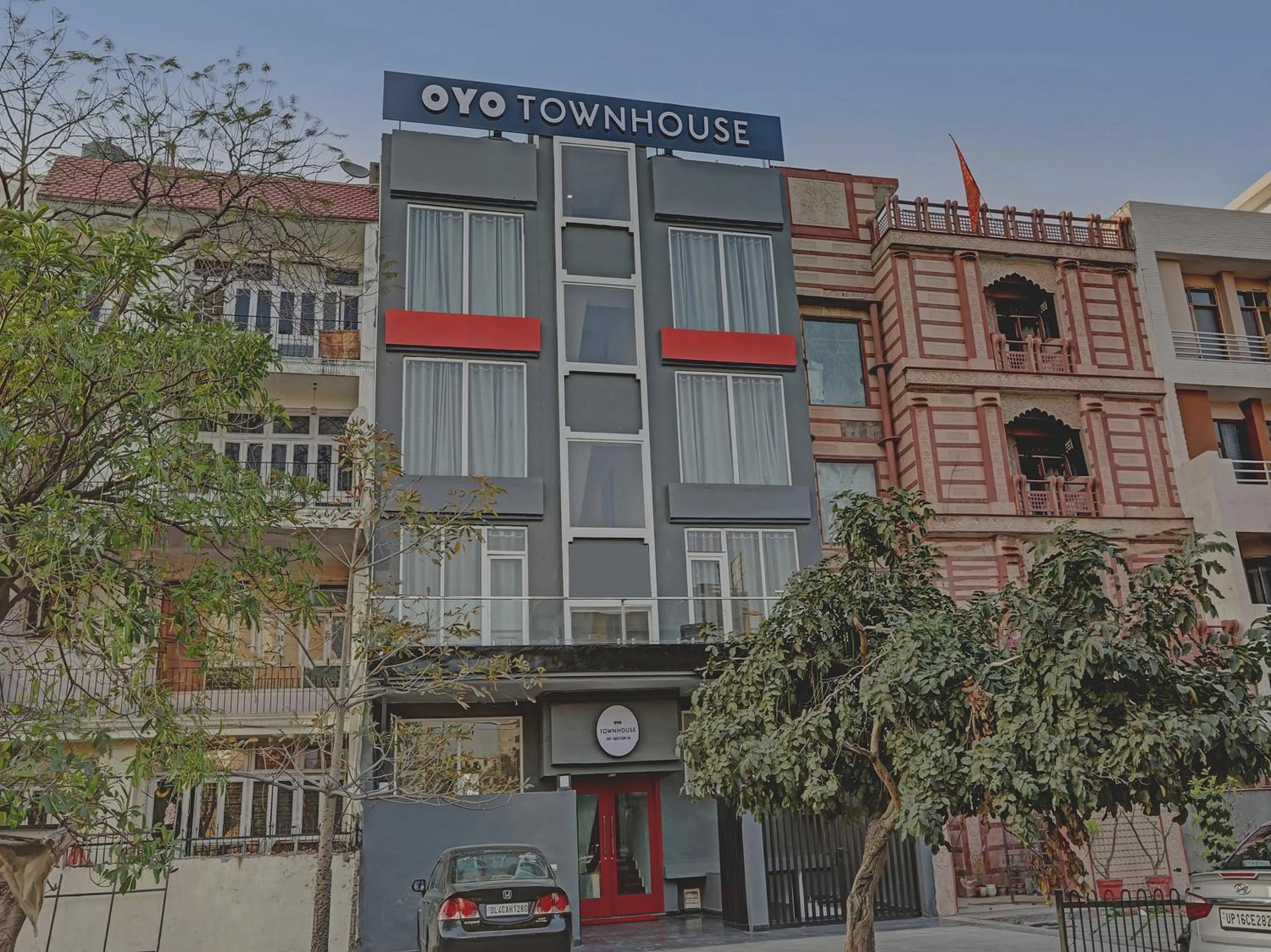 Facade/entrance in Townhouse 587 Sector 19