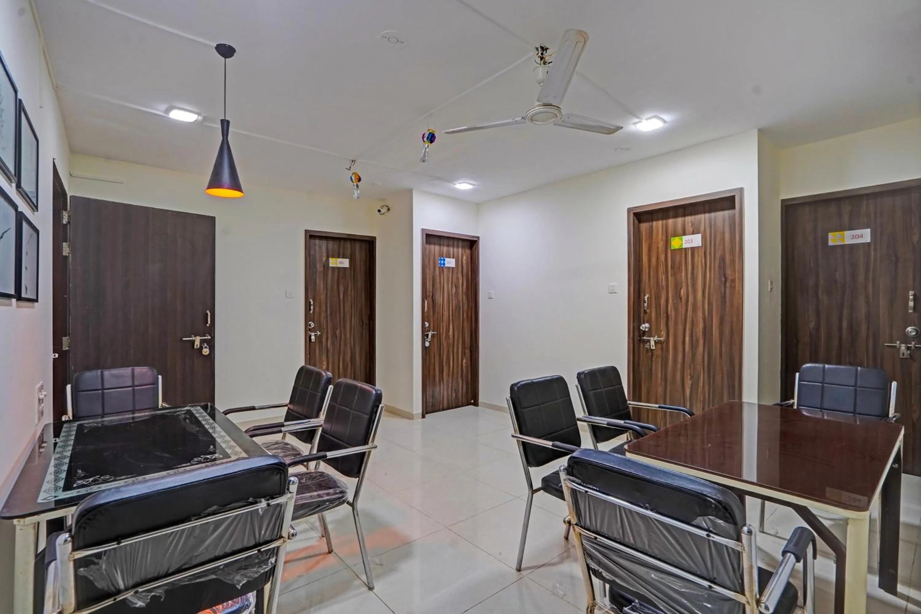 Restaurant/places to eat in Super Collection O Baner Hillview Pune Formerly Siri Lodge
