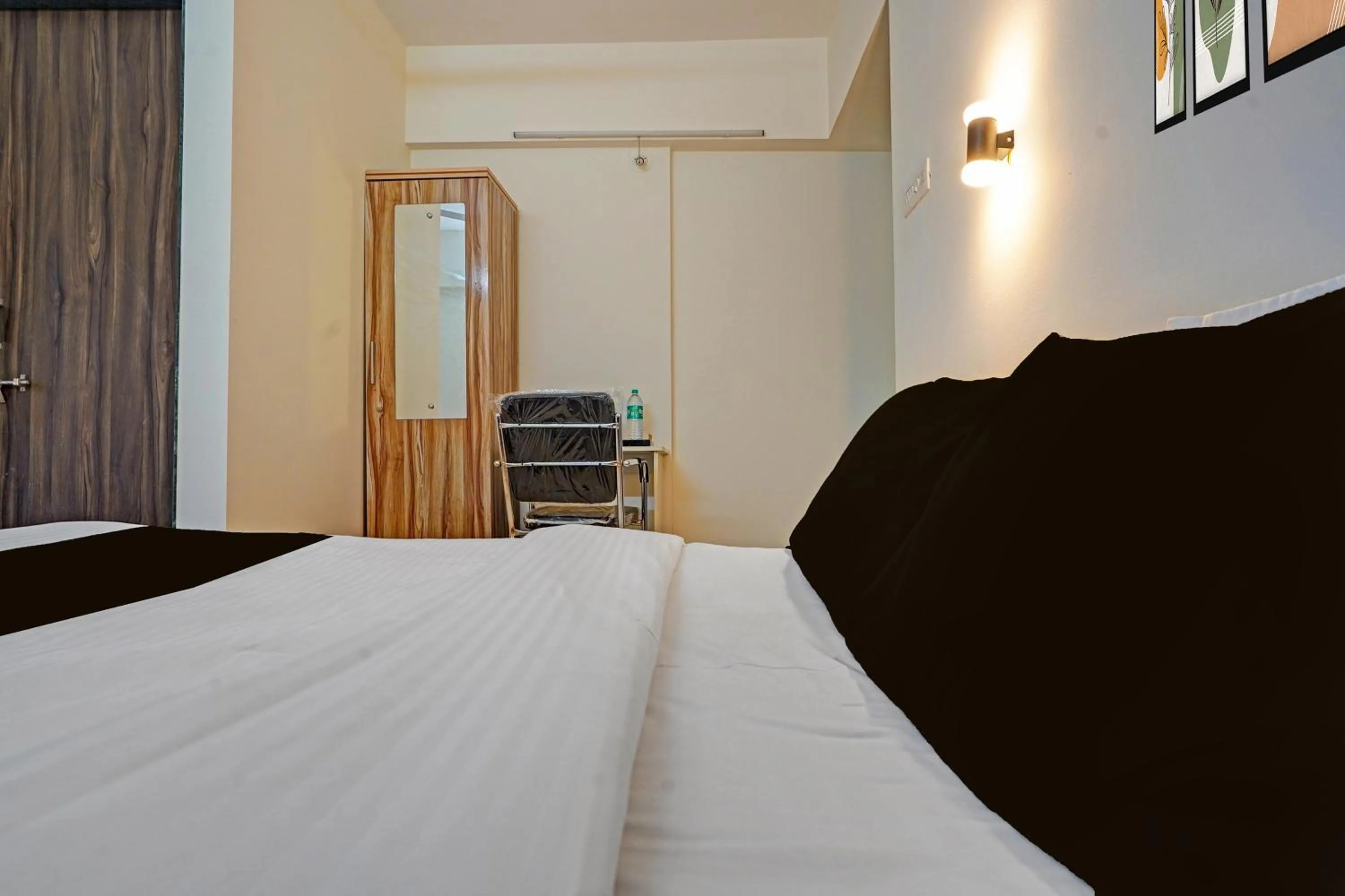 Bed in Super Collection O Baner Hillview Pune Formerly Siri Lodge