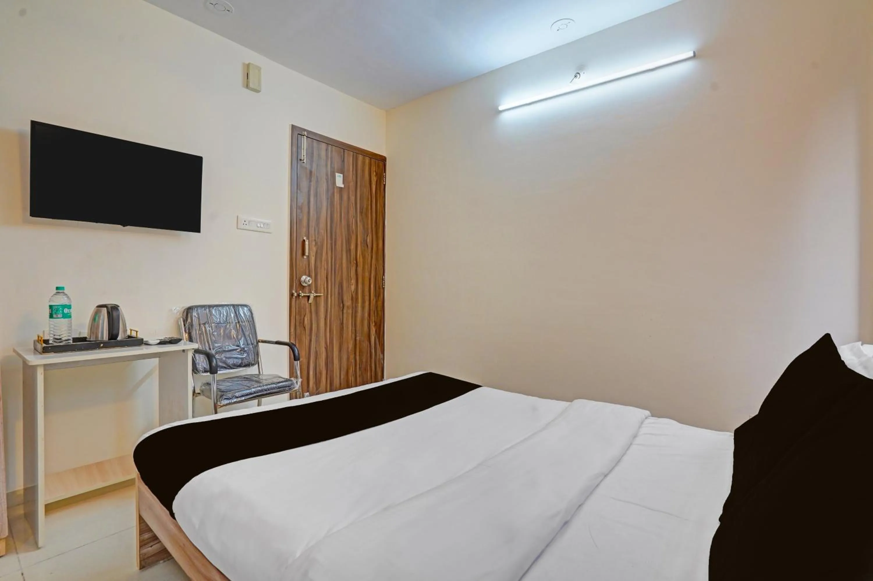 Bed in Super Collection O Baner Hillview Pune Formerly Siri Lodge