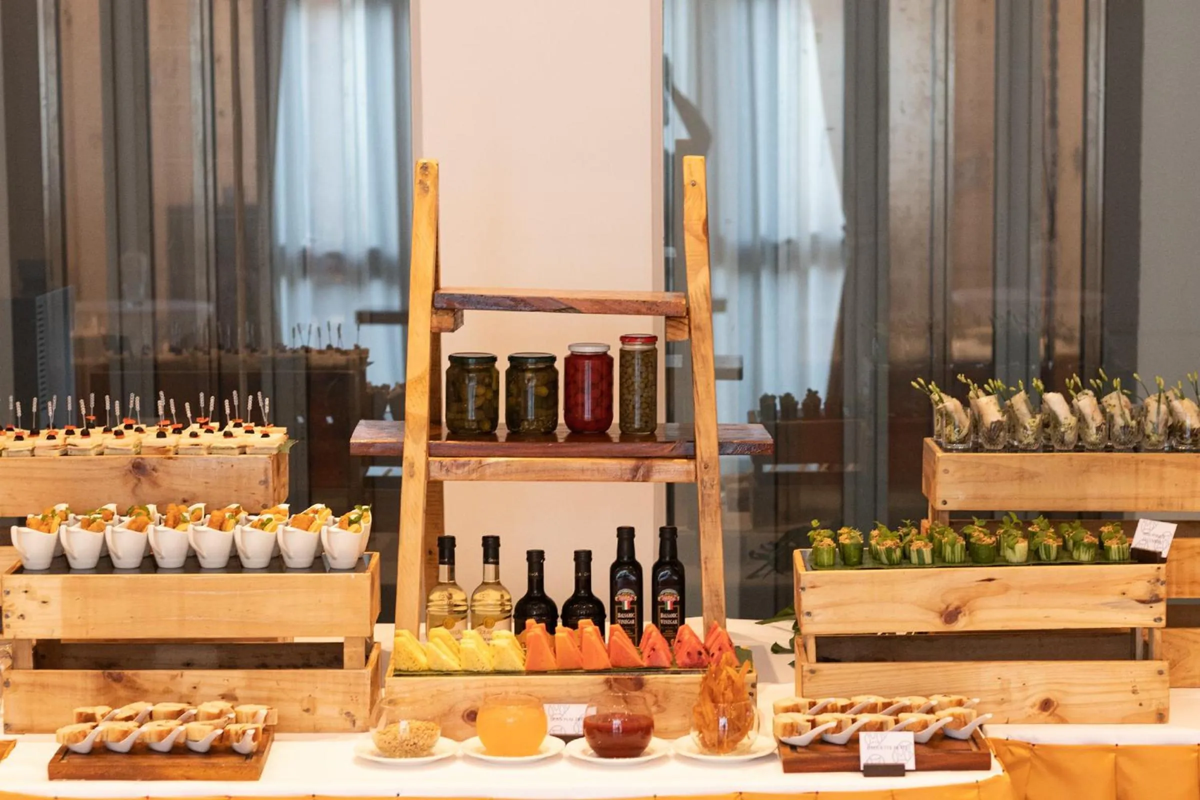 Food and drinks in Sensory Park Urban Hotel