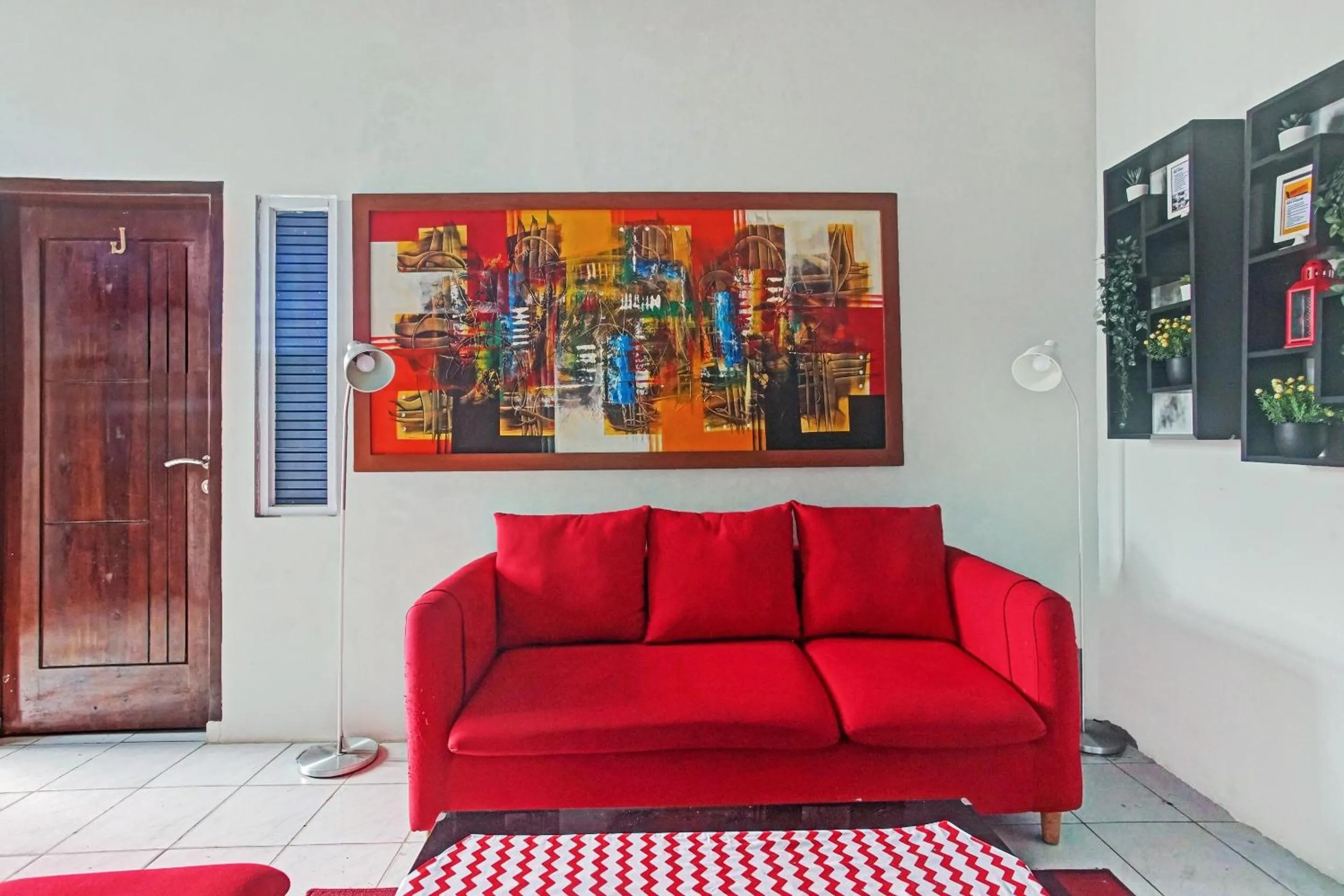 Lobby or reception in OYO 90399 Box House