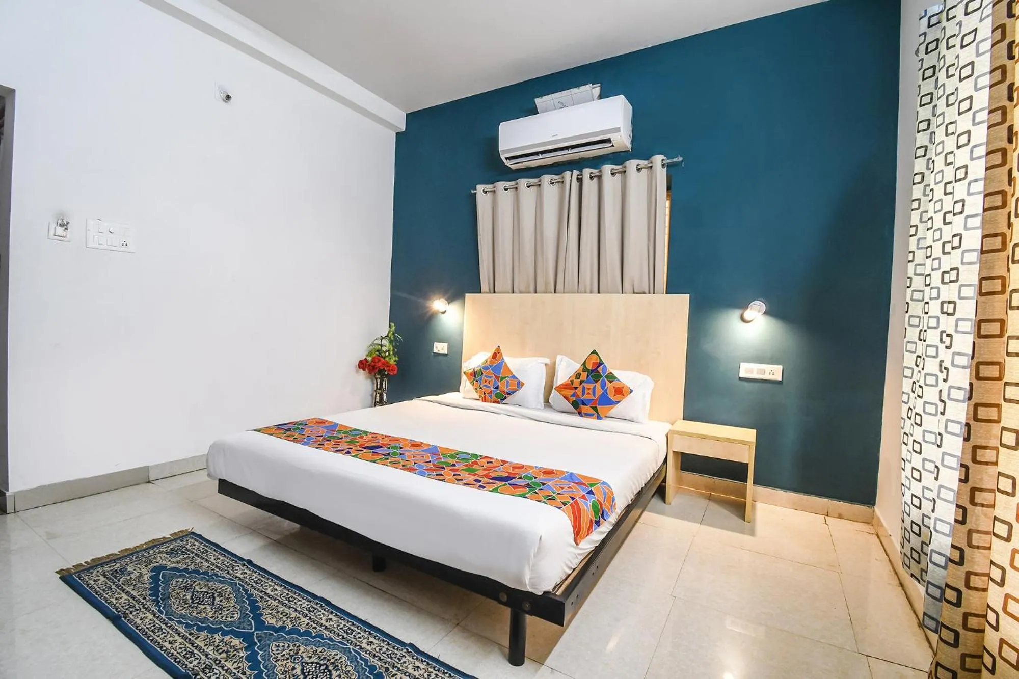 Bed in FabHotel Welcome Inn I - Nr DN Regalia Mall