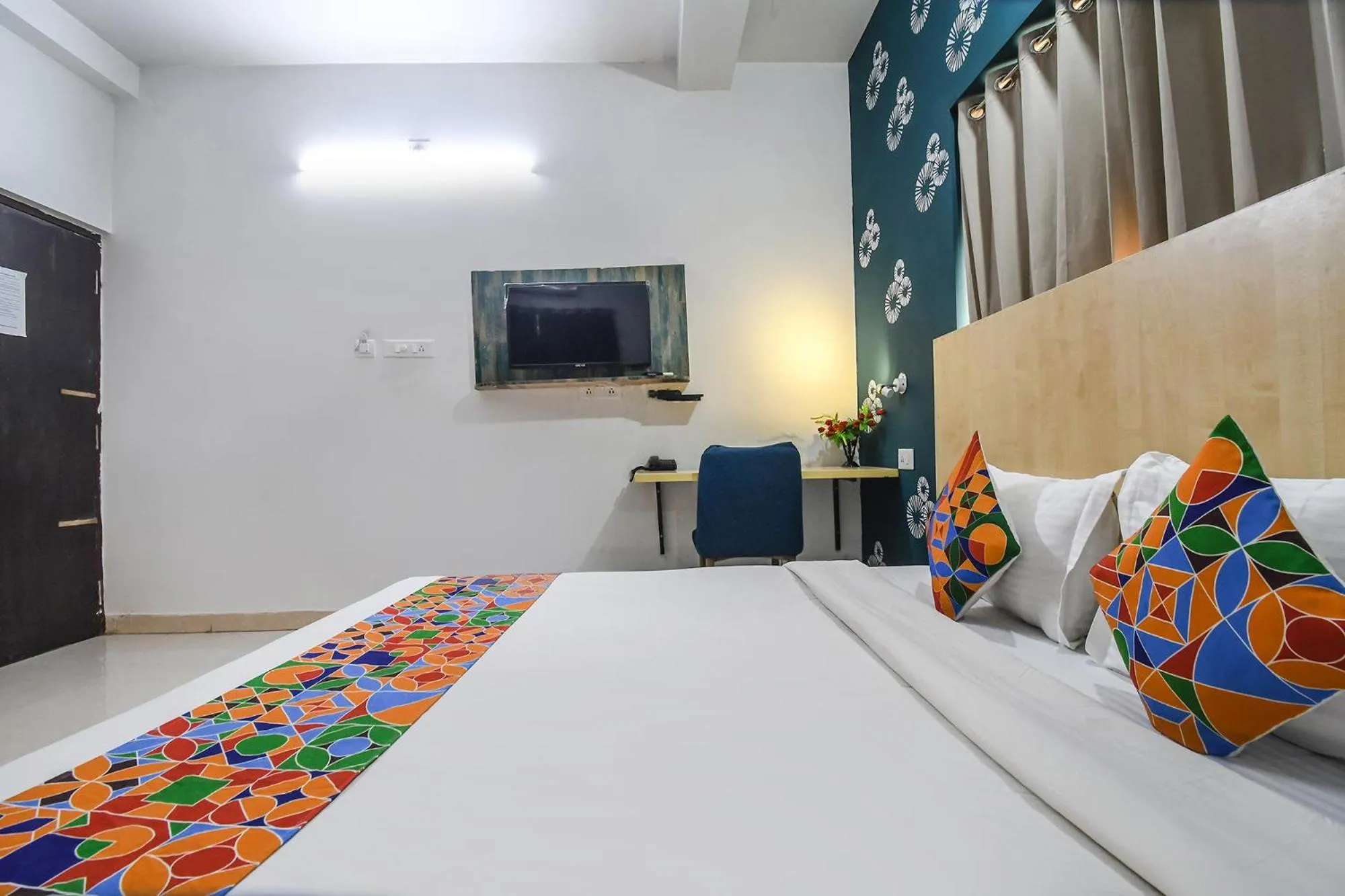 Bed in FabHotel Welcome Inn I - Nr DN Regalia Mall