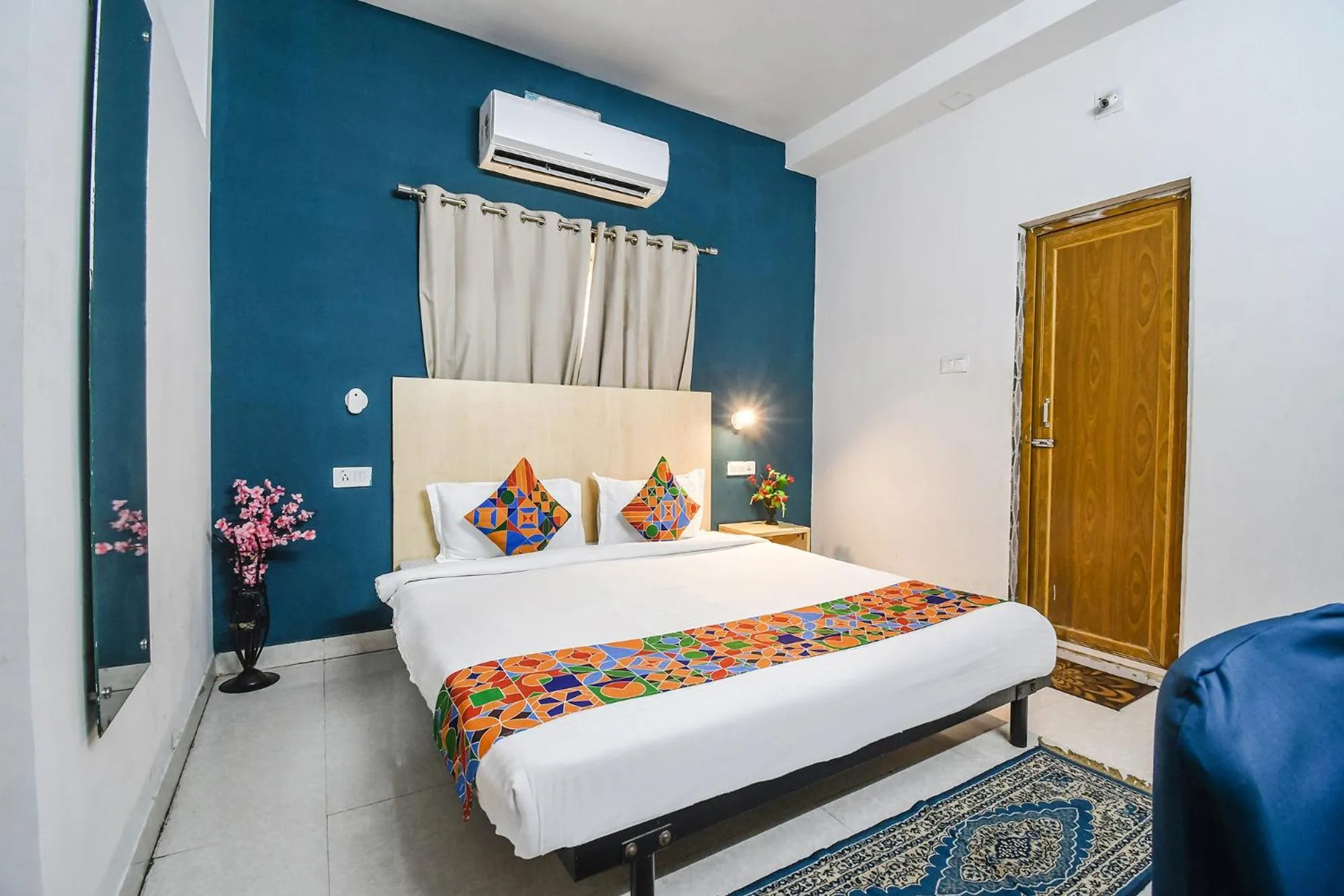 Bed in FabHotel Welcome Inn I - Nr DN Regalia Mall