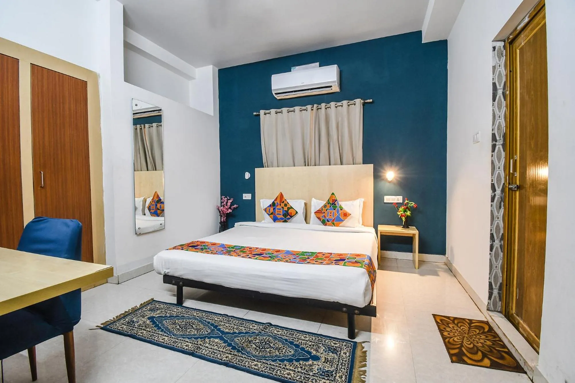 Bed in FabHotel Welcome Inn I - Nr DN Regalia Mall