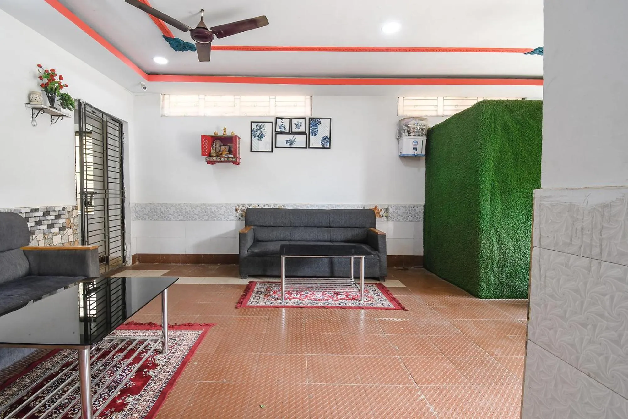 Seating area in FabHotel Welcome Inn I - Nr DN Regalia Mall