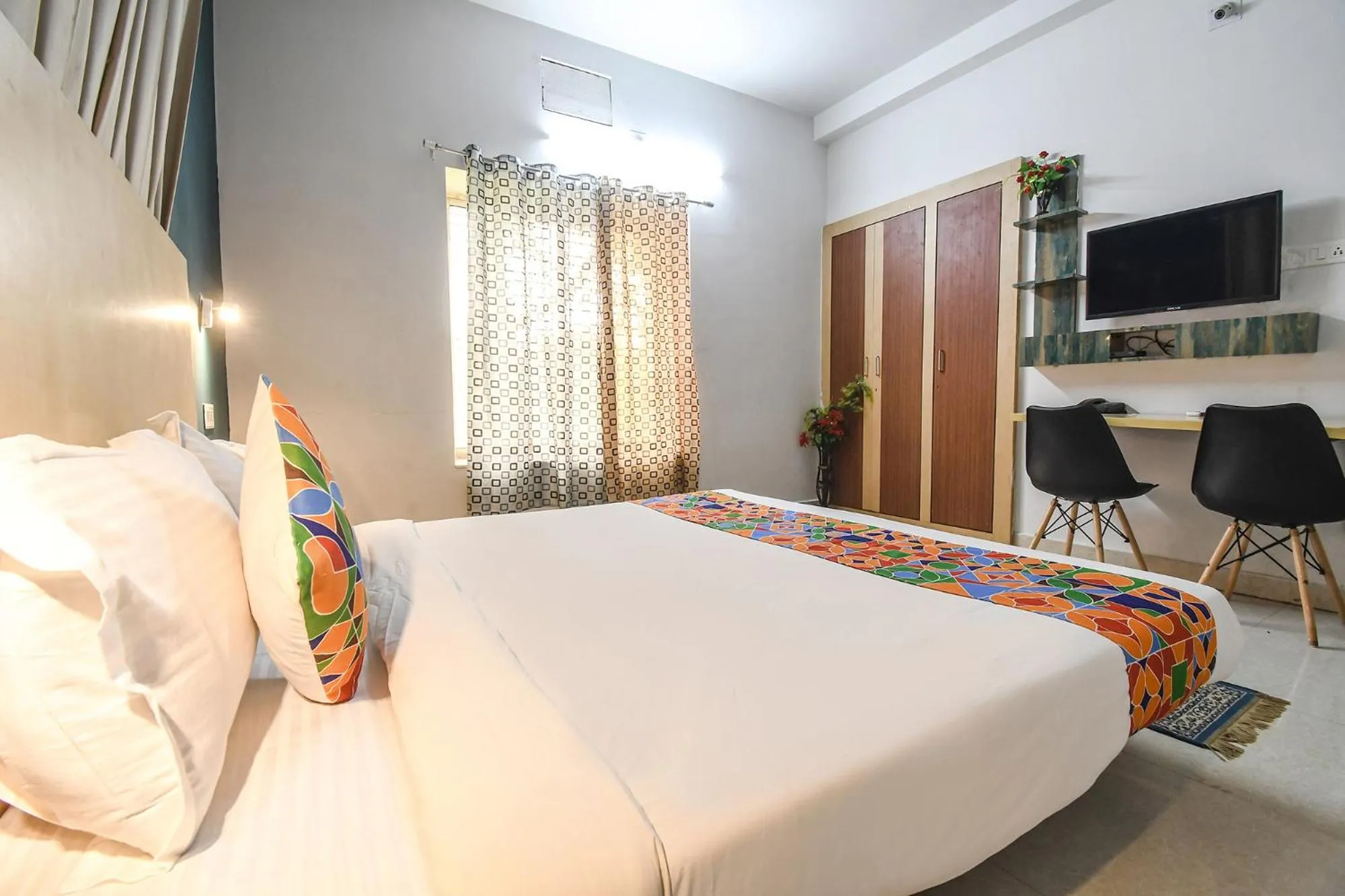 Bed in FabHotel Welcome Inn I - Nr DN Regalia Mall