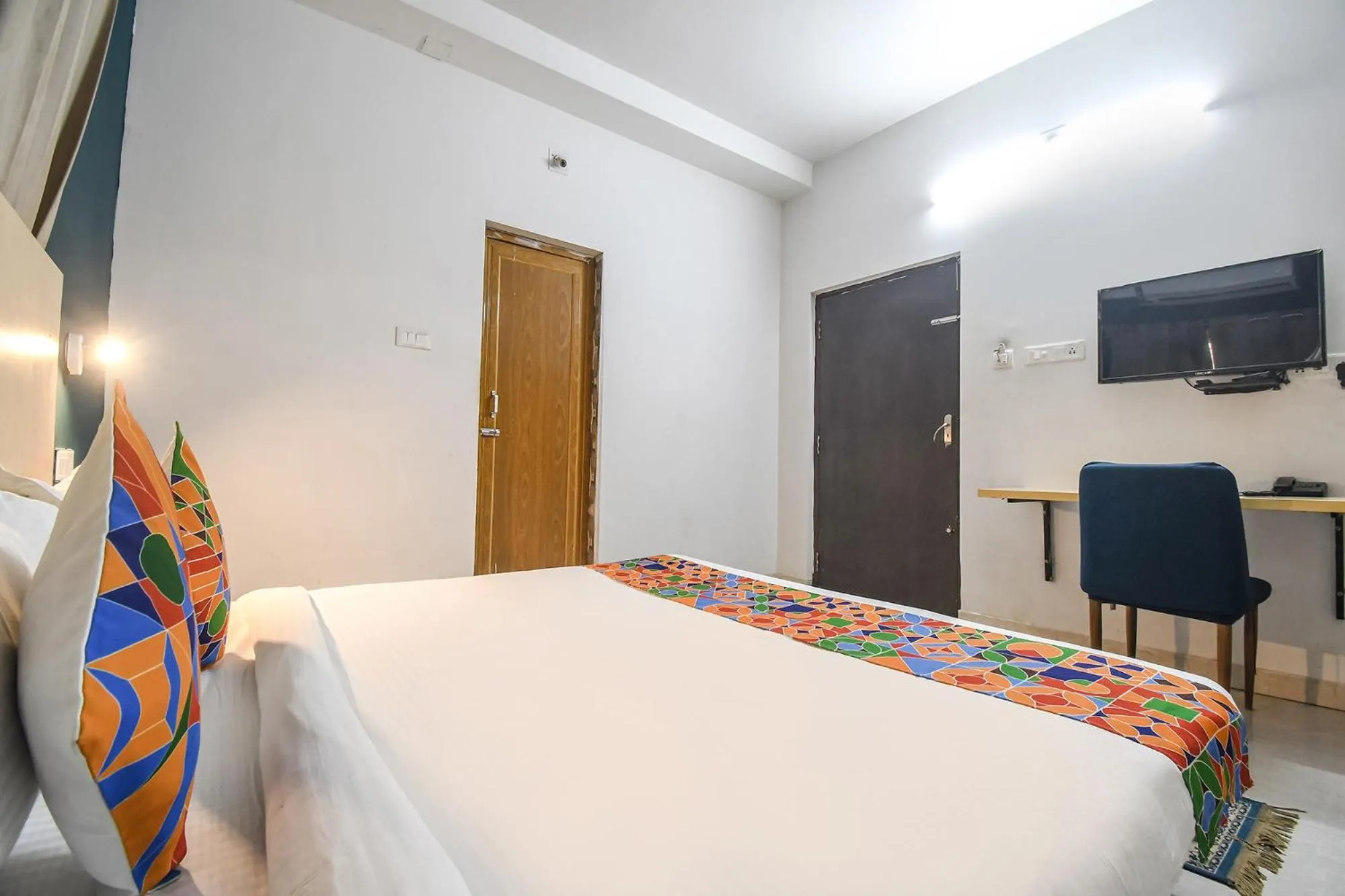 Bed in FabHotel Welcome Inn I - Nr DN Regalia Mall