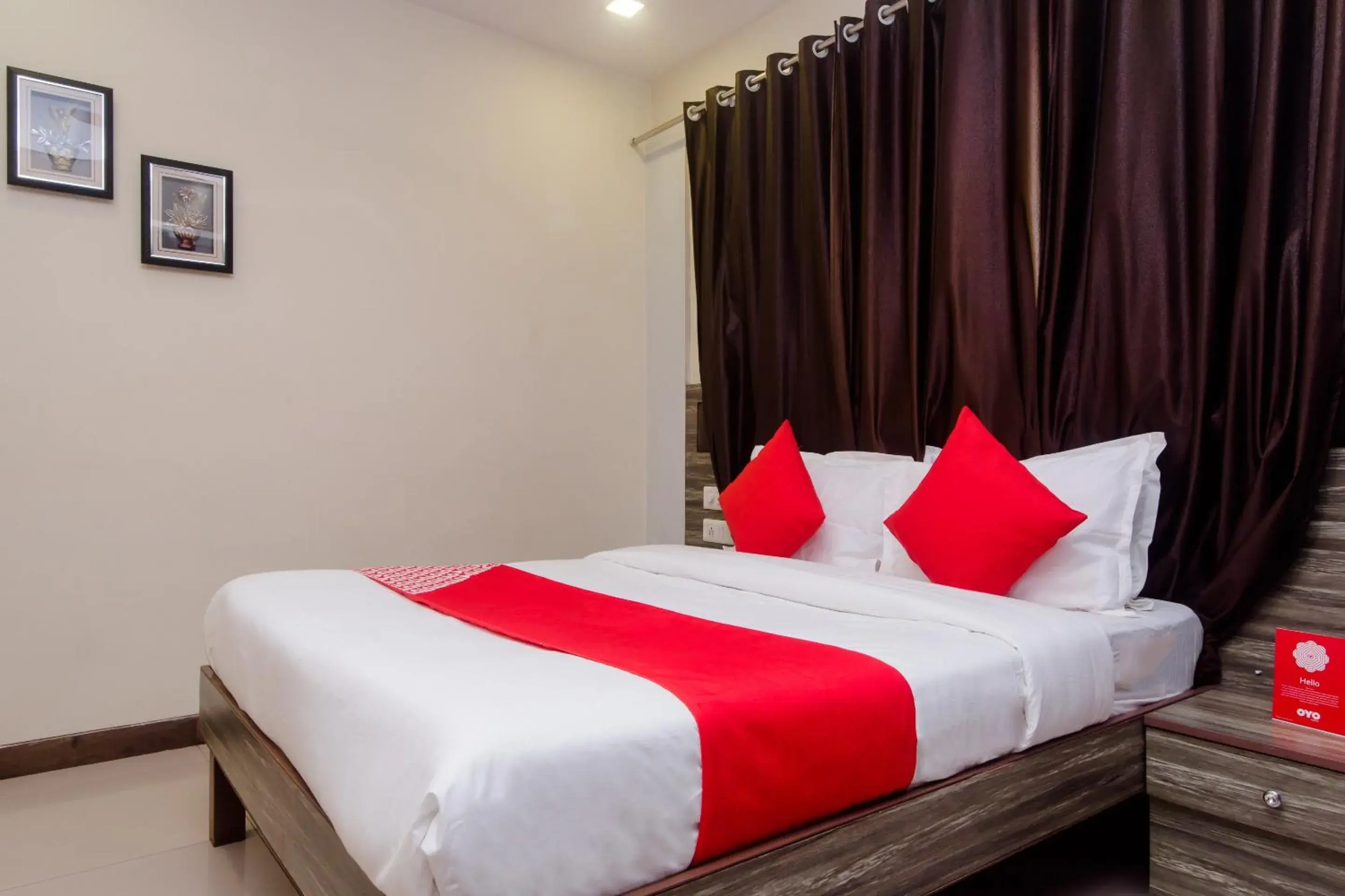 Bedroom, Bed in Collection O Phoenix Bedroom, Bed in Collection O Phoenix