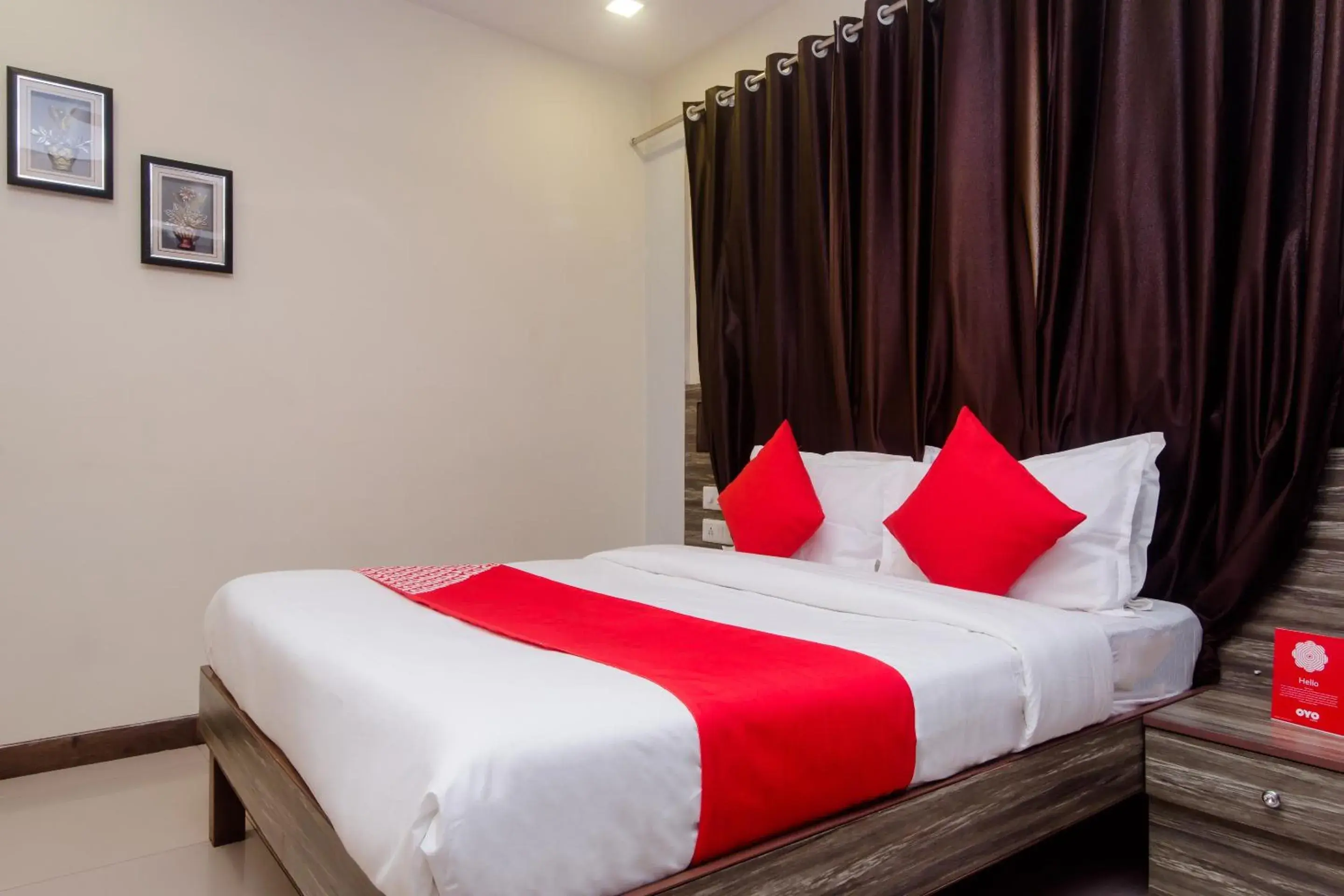 Bedroom, Bed in Collection O Phoenix Bedroom, Bed in Collection O Phoenix