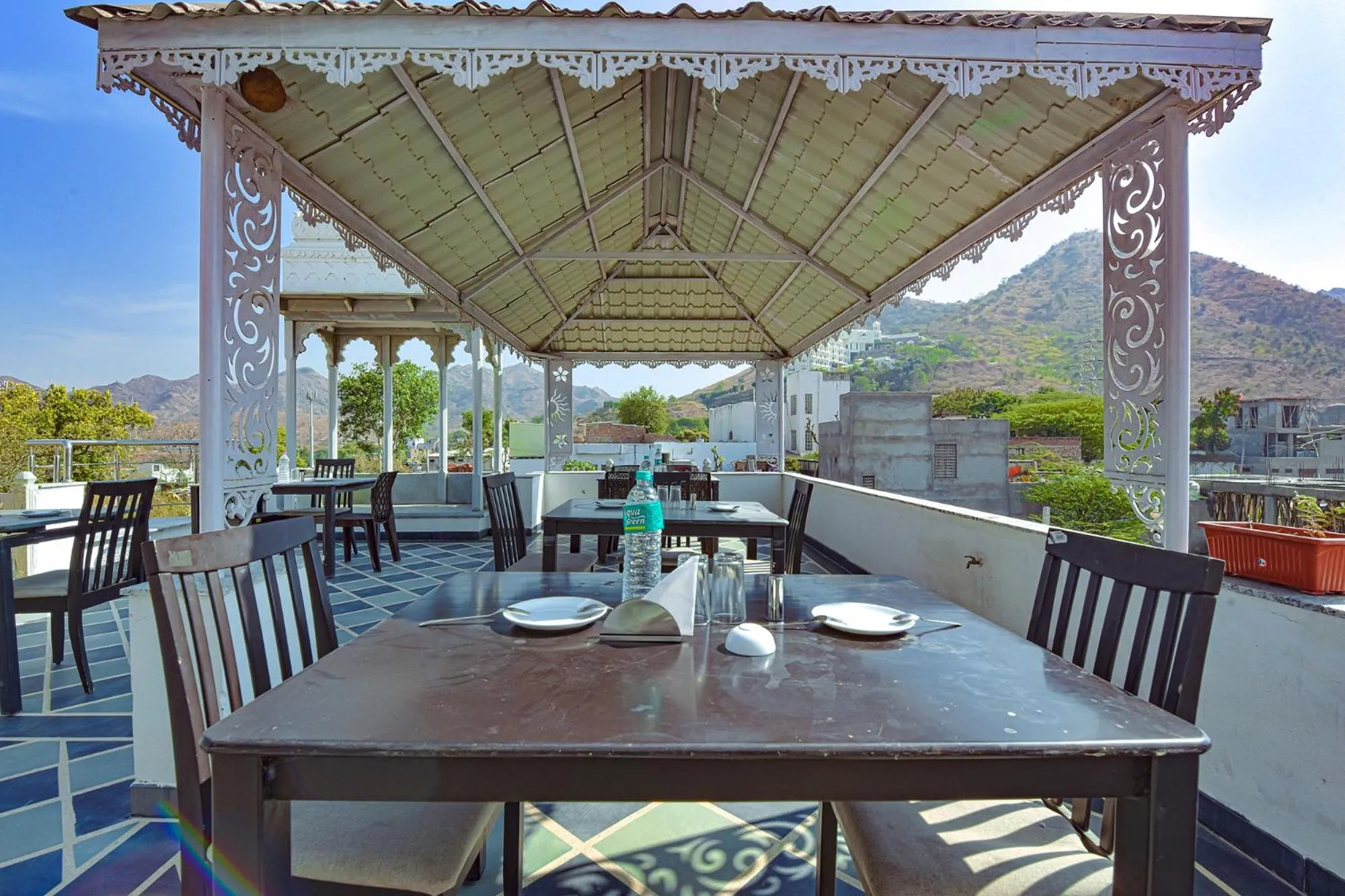 Restaurant/places to eat in FabExpress Achrol Palace