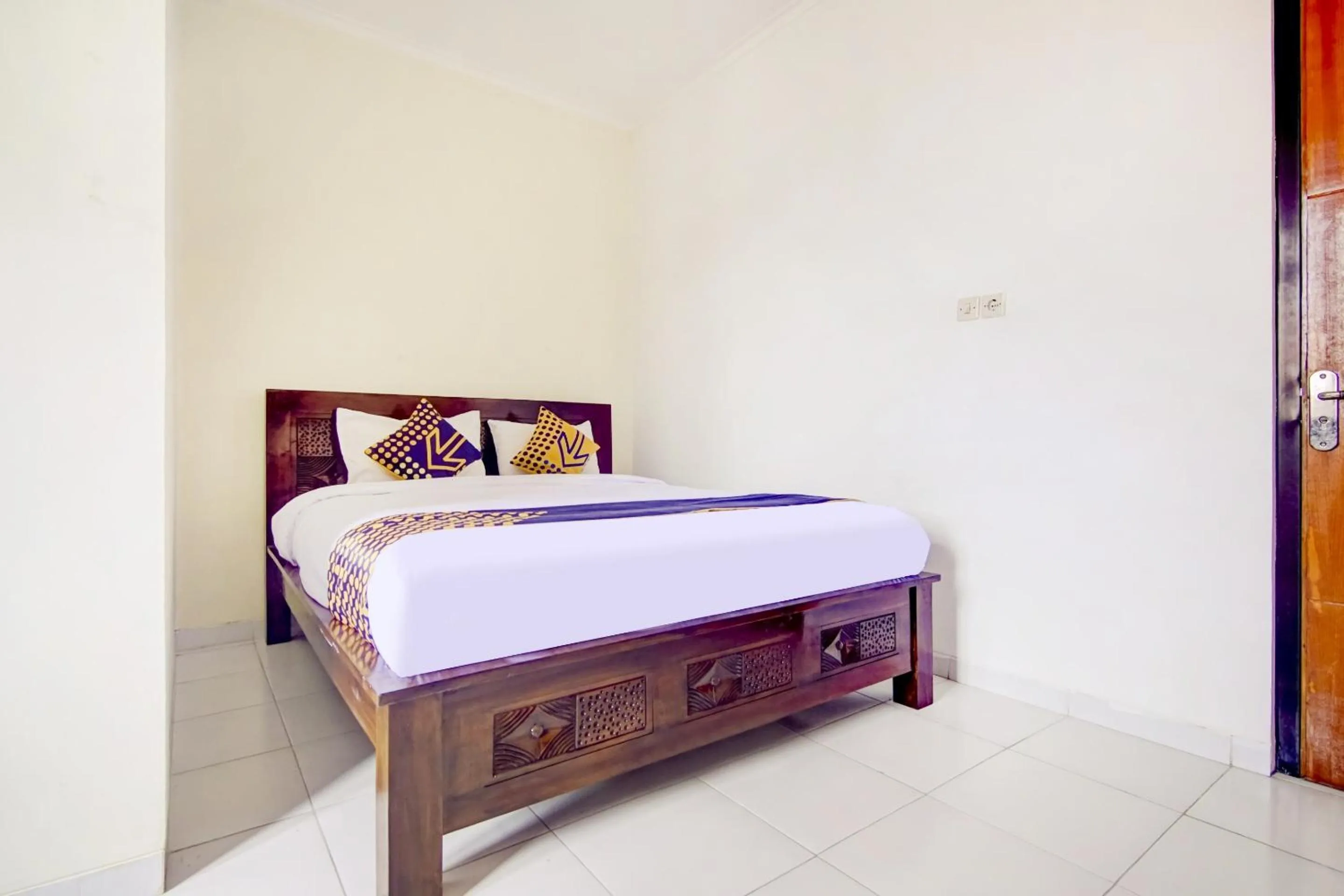 Bedroom, Bed in OYO Life 90152 Garuda Bima Residence Syariah