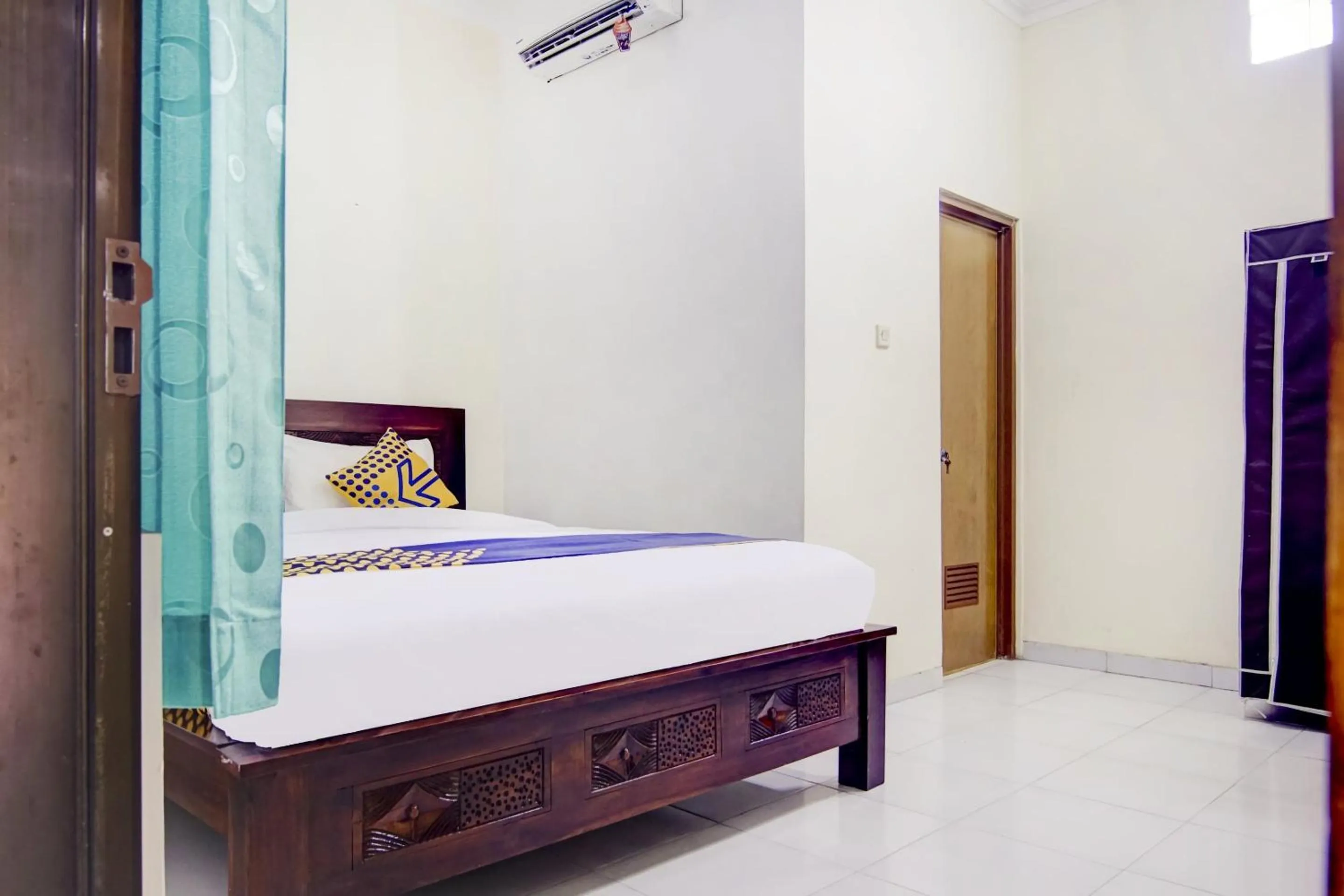 Bedroom, Bed in OYO Life 90152 Garuda Bima Residence Syariah