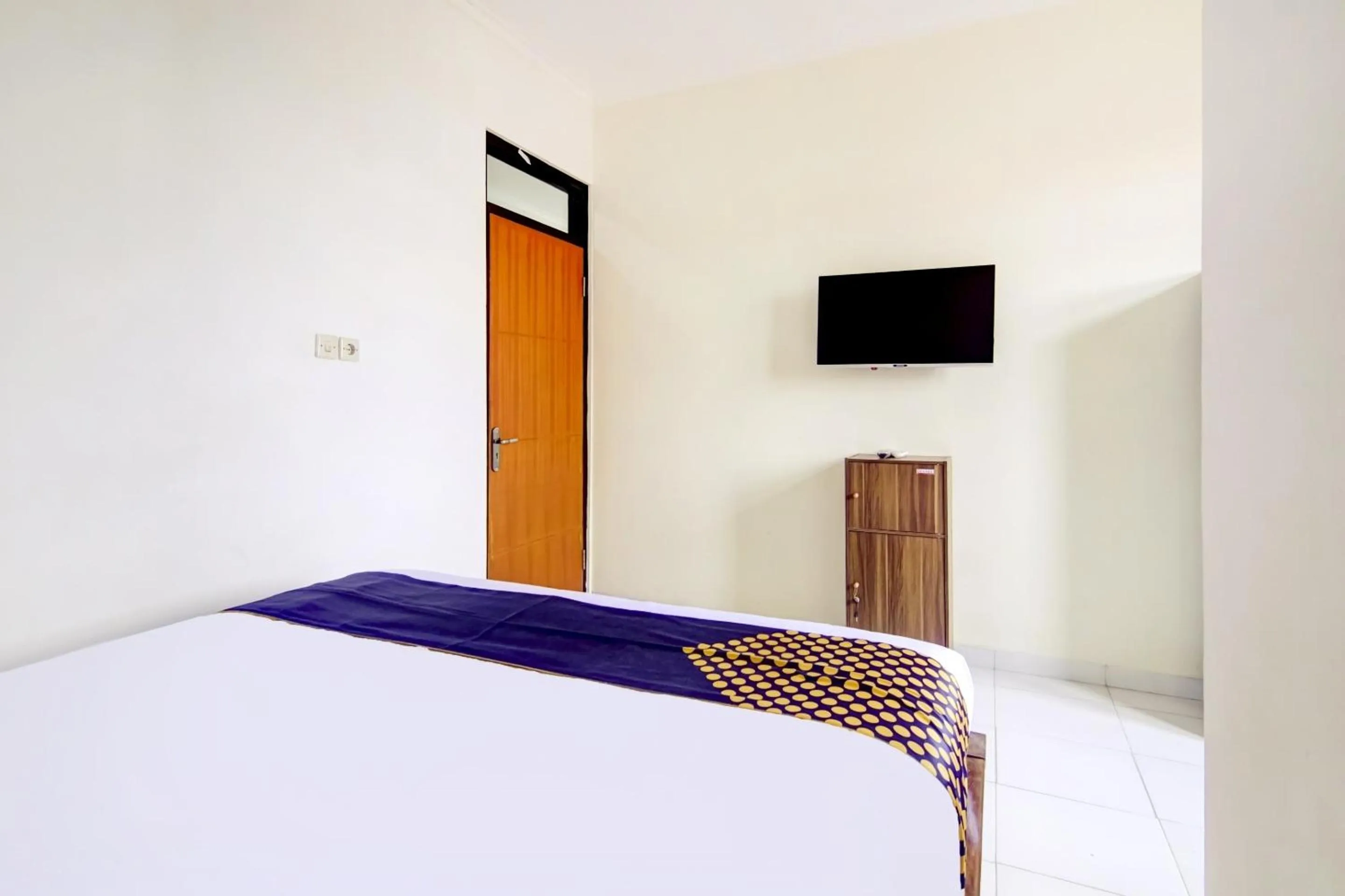 Bedroom, Bed in OYO Life 90152 Garuda Bima Residence Syariah