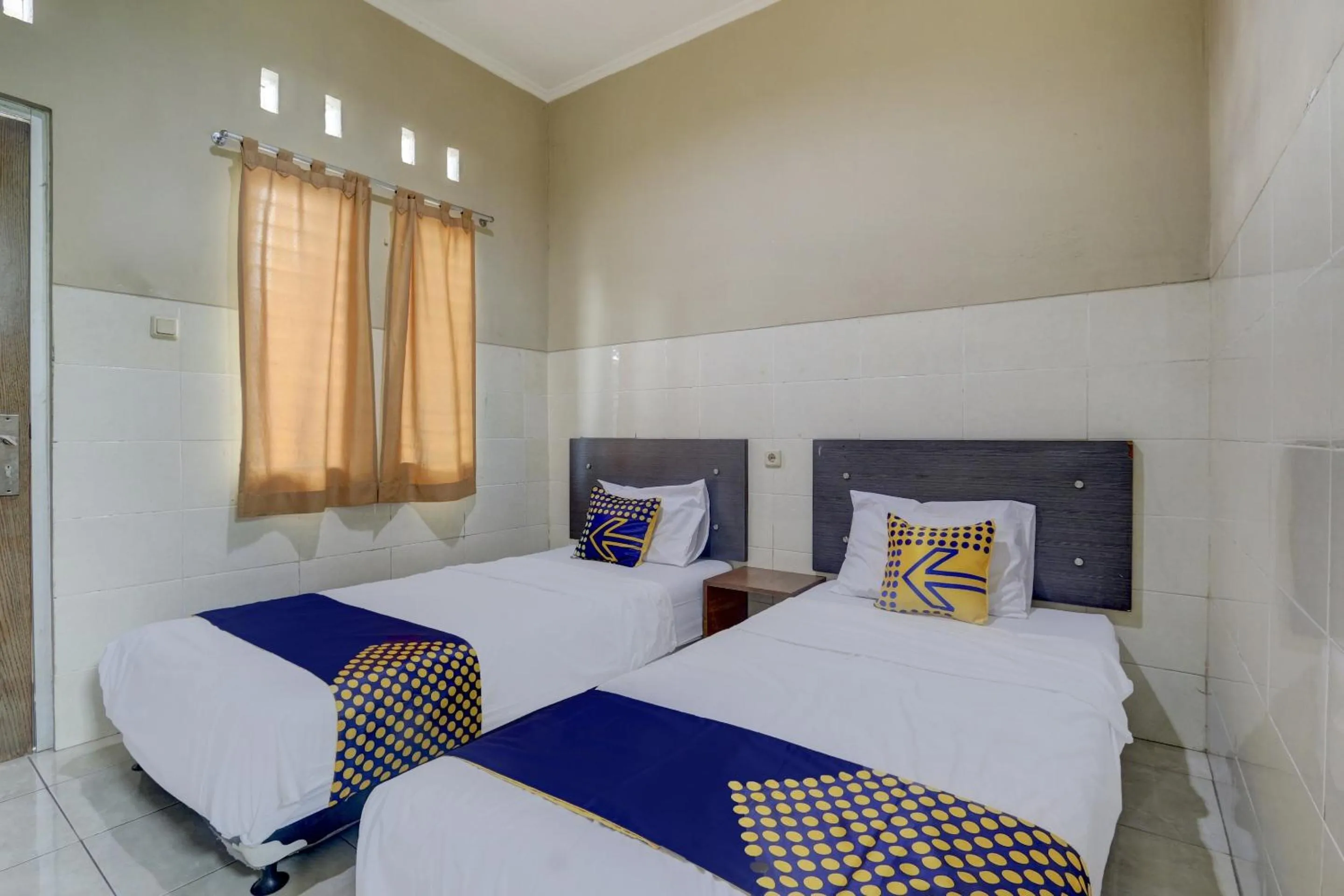 Bedroom, Bed in OYO Life 90159 Puri Asoka Guest House