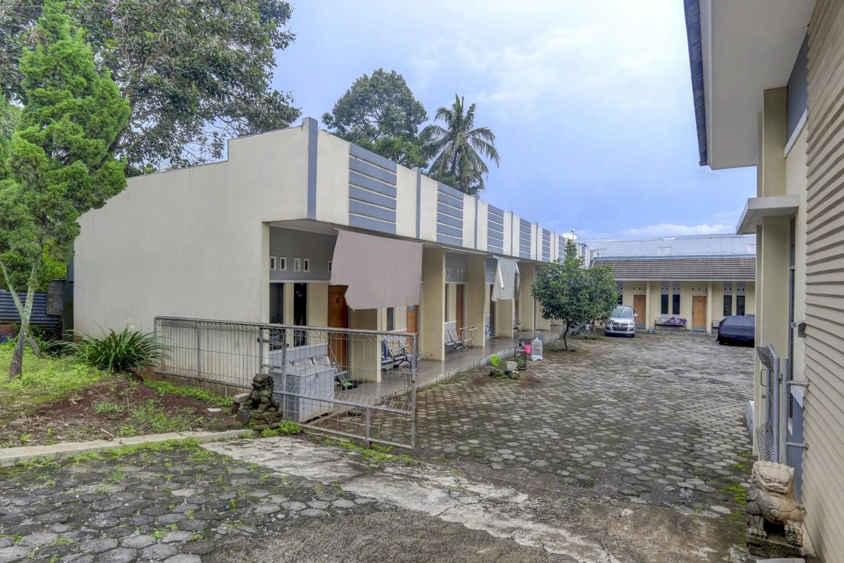 Lobby or reception in OYO Life 90159 Puri Asoka Guest House