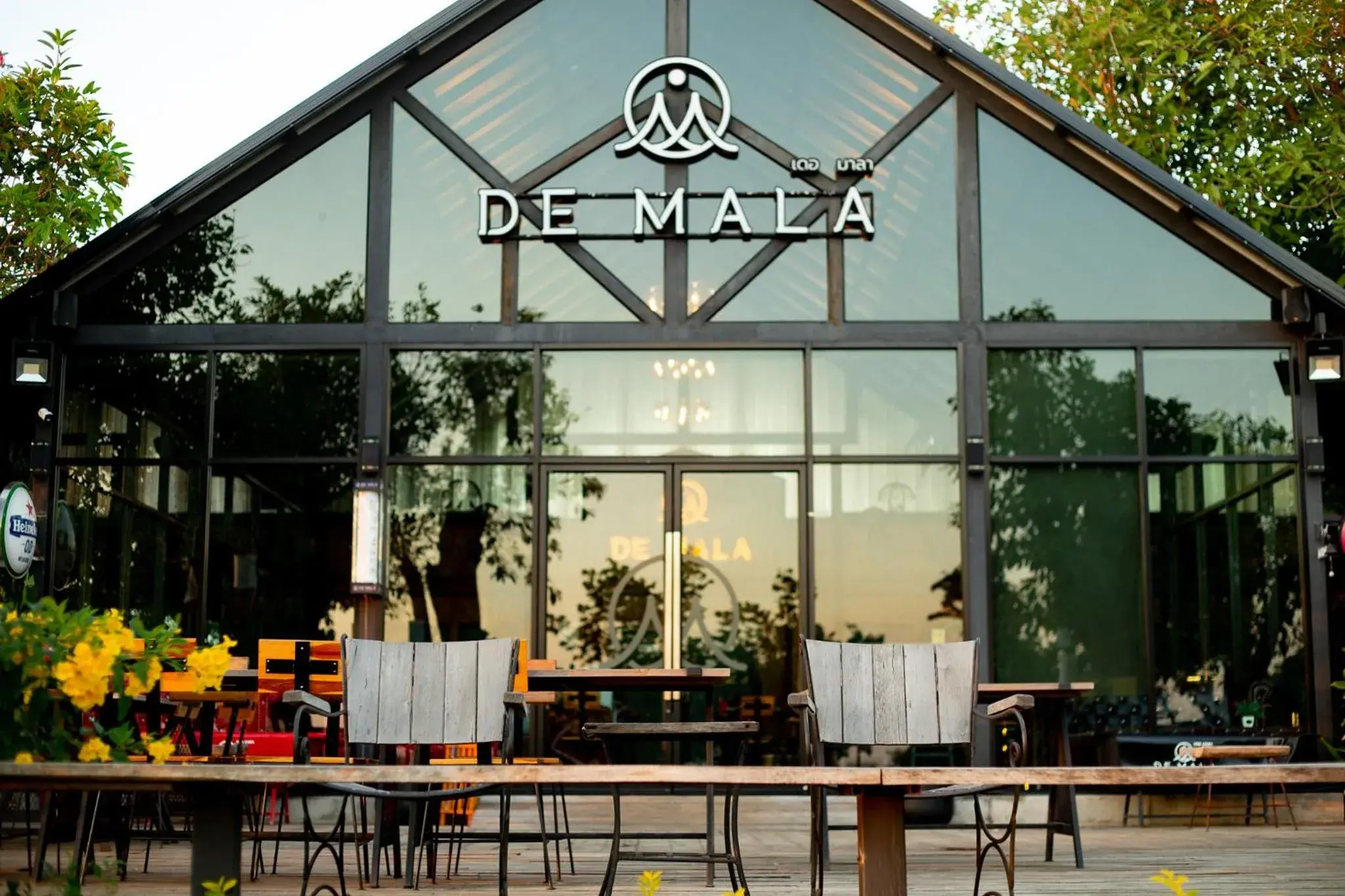 Restaurant/places to eat in De MALA Restaurant/places to eat in De MALA