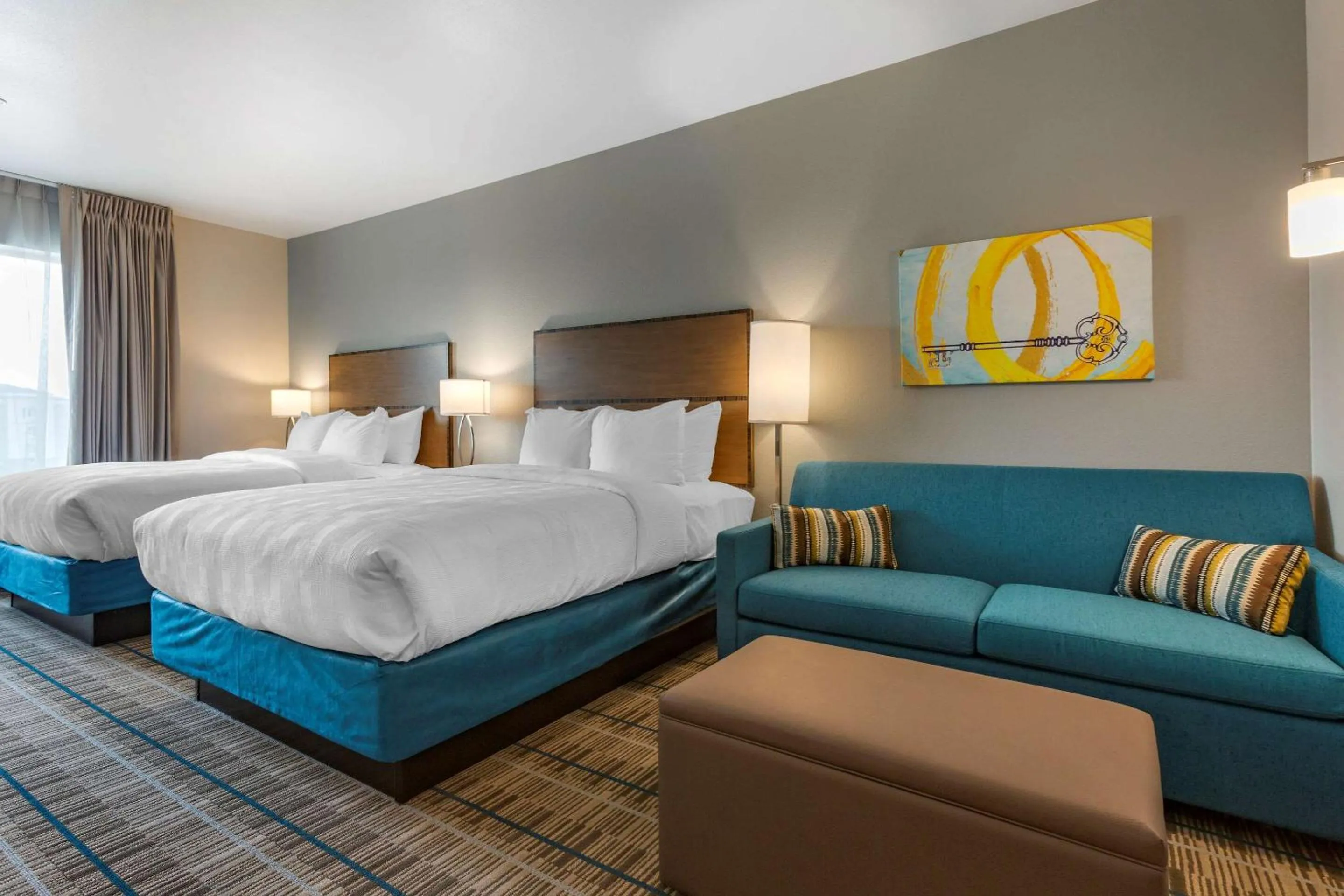 Photo of the whole room, Bed in MainStay Suites Carlsbad South