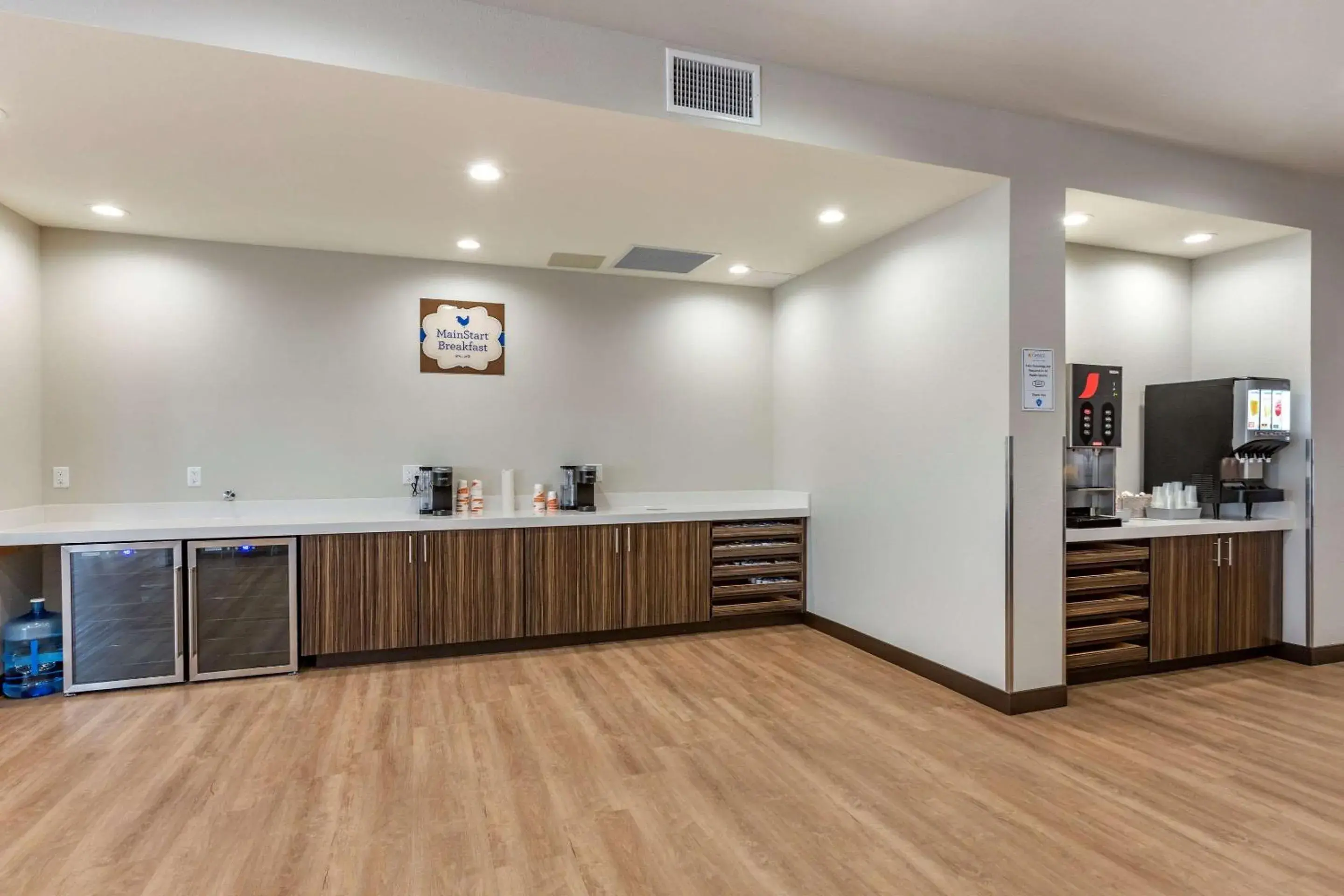 Restaurant/places to eat in MainStay Suites Carlsbad South Restaurant/places to eat in MainStay Suites Carlsbad South