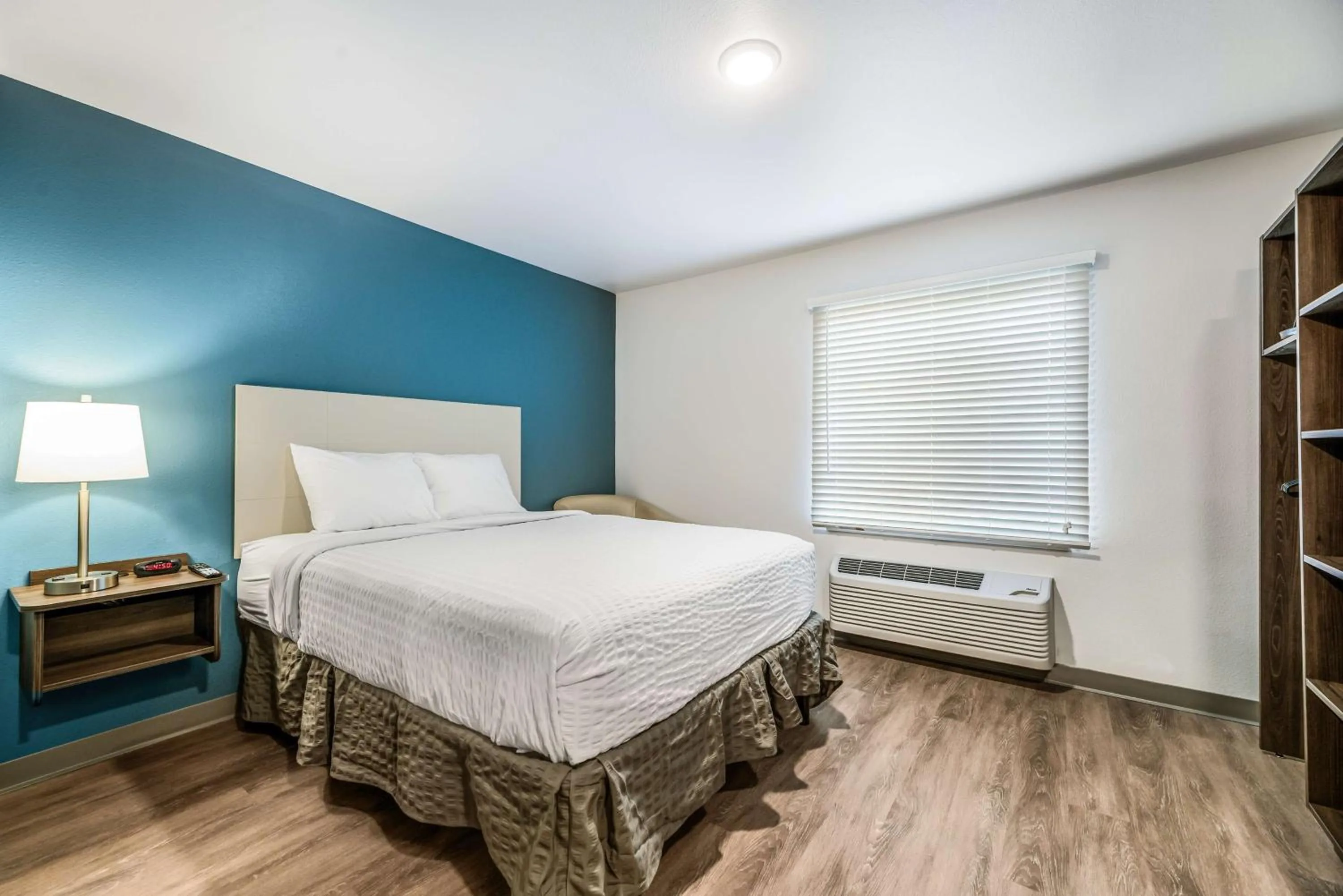 Bedroom, Bed in Extended Stay America Select Suites - Orlando - Kissimmee