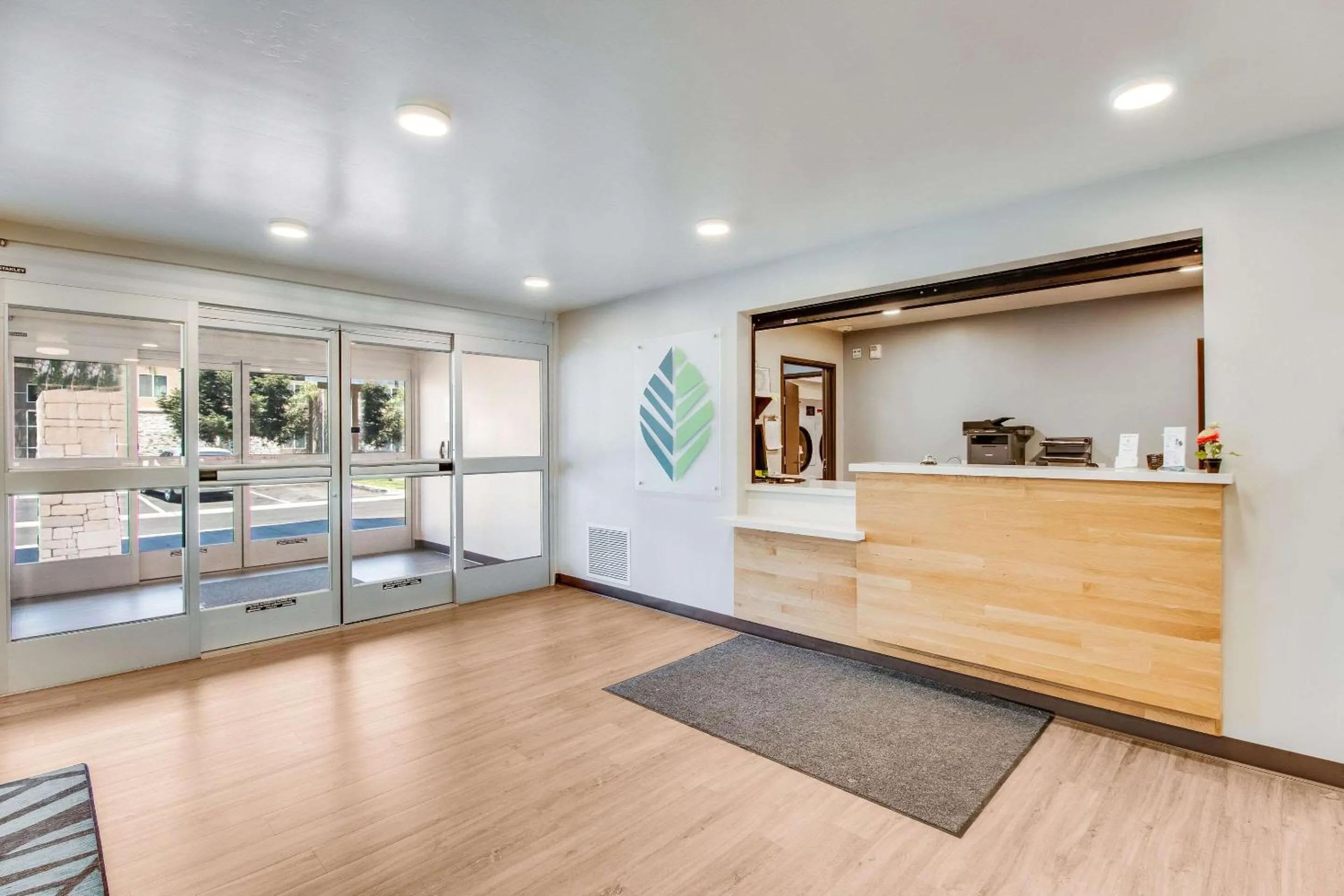 Lobby or reception in WoodSpring Suites Bakersfield Airport