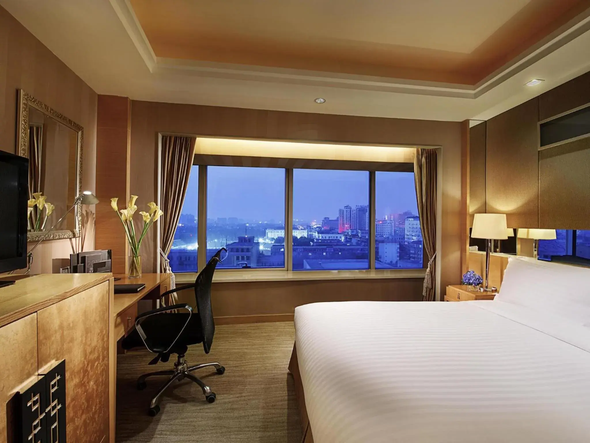 Bedroom, Bed in Sofitel Xi'an On Renmin Square Bedroom, Bed in Sofitel Xi'an On Renmin Square