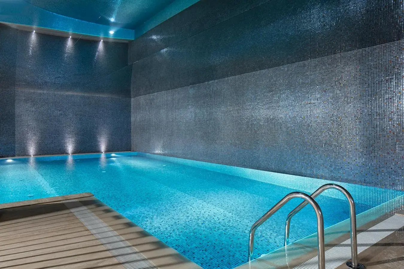 Swimming pool in Melas Hotel Istanbul Swimming pool in Melas Hotel Istanbul