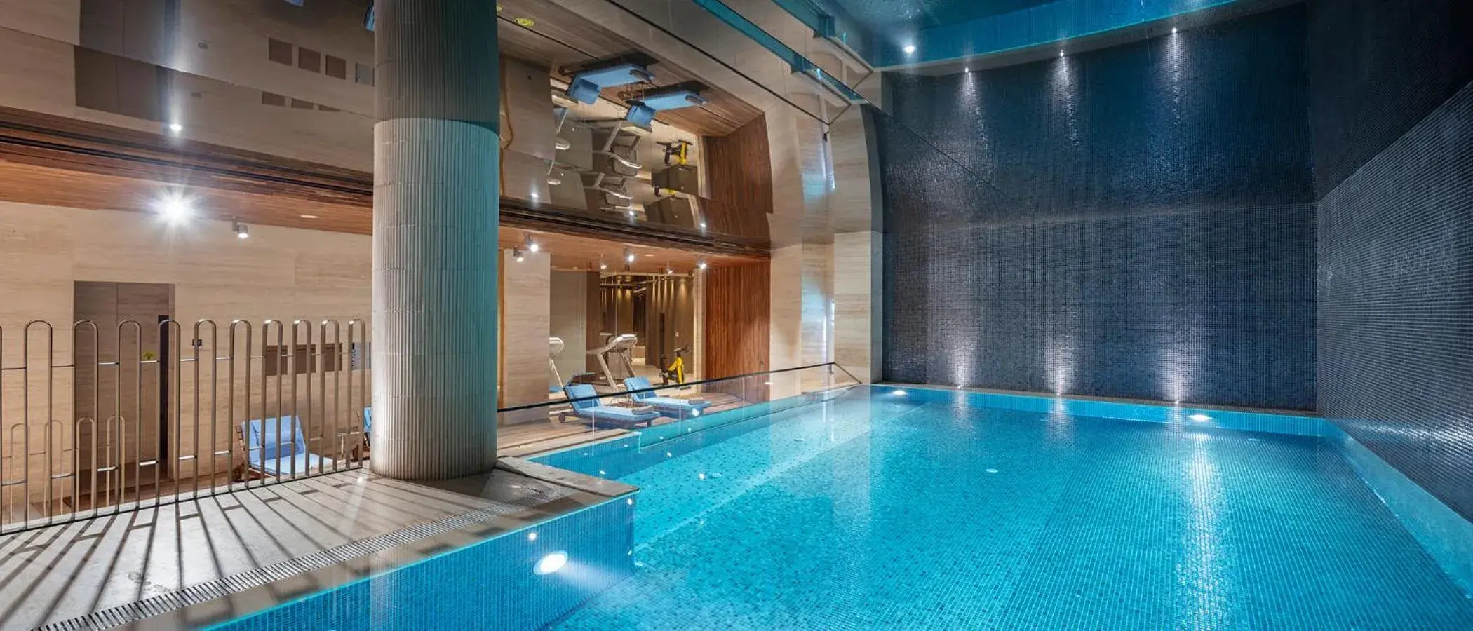 Swimming pool in Melas Hotel Istanbul Swimming pool in Melas Hotel Istanbul