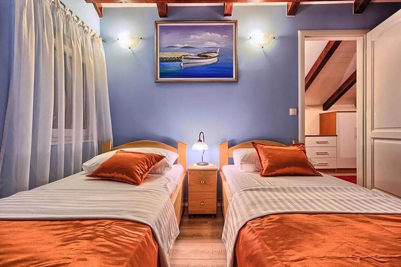 Bed in Luxury Beachfront Villa Dalmatino Trogir with private pool right at the beach in Okrug Gornji - Ciovo
