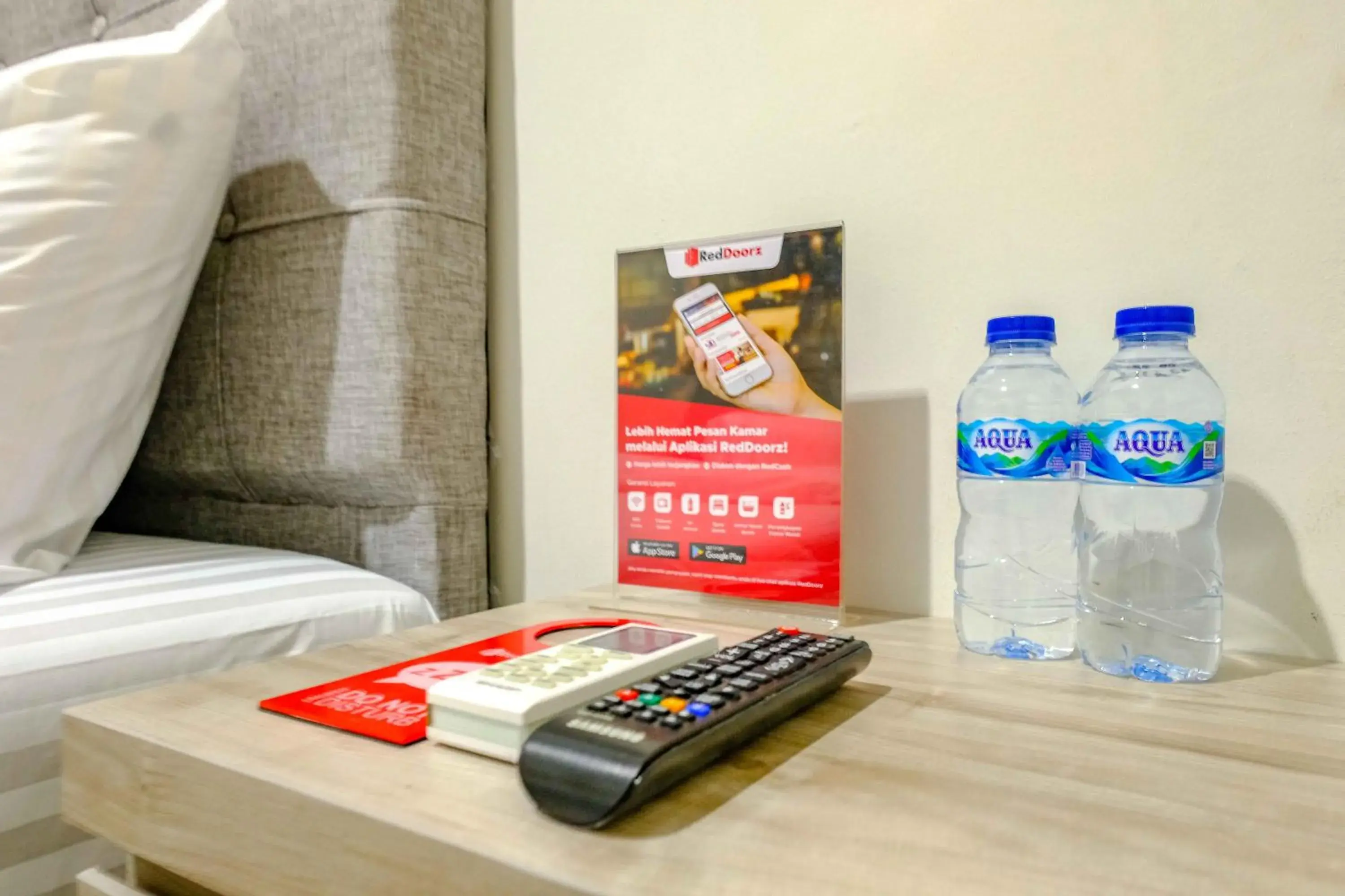 Bed in RedDoorz near Pasar Baru 3 Bed in RedDoorz near Pasar Baru 3