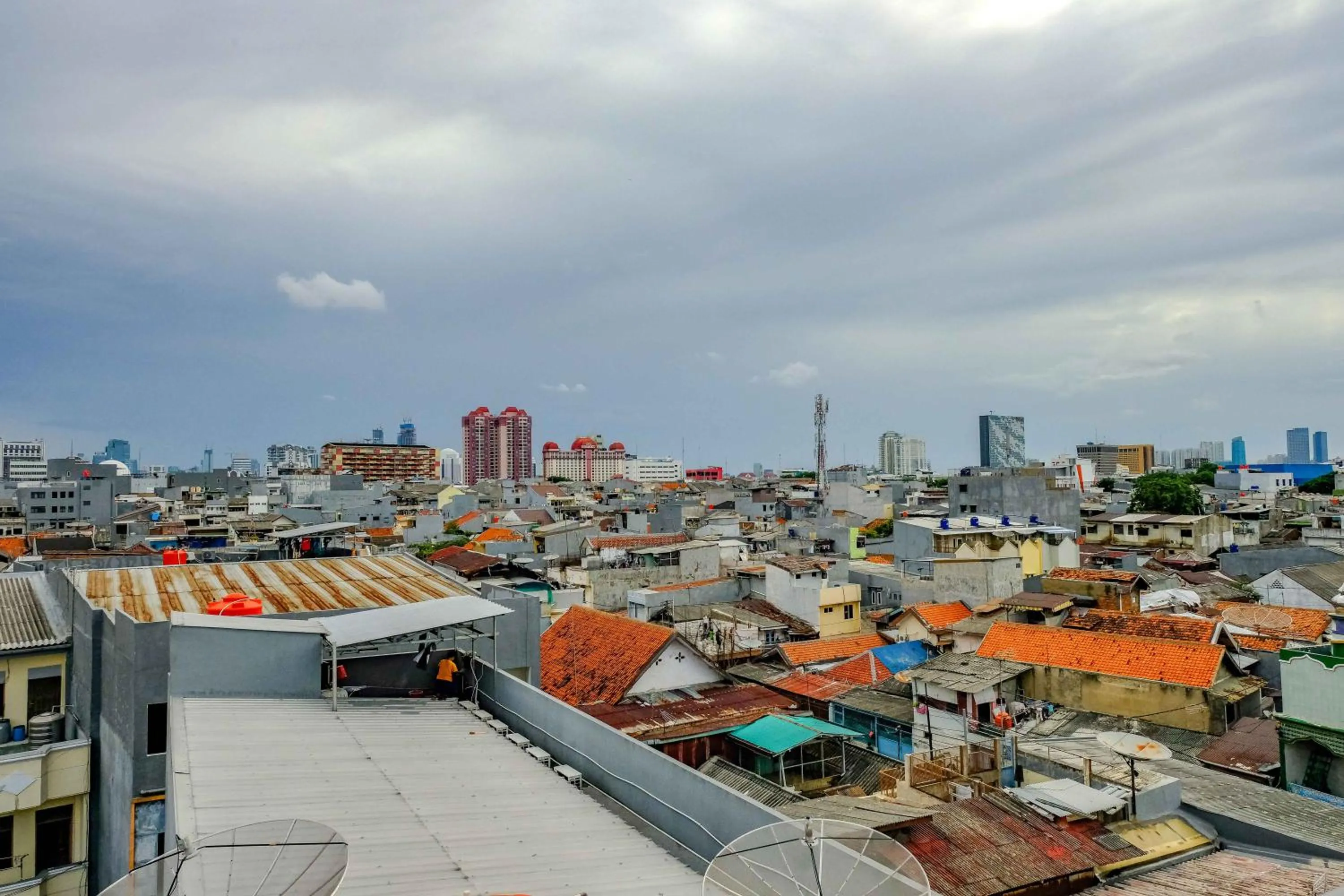 RedDoorz near Pasar Baru 3