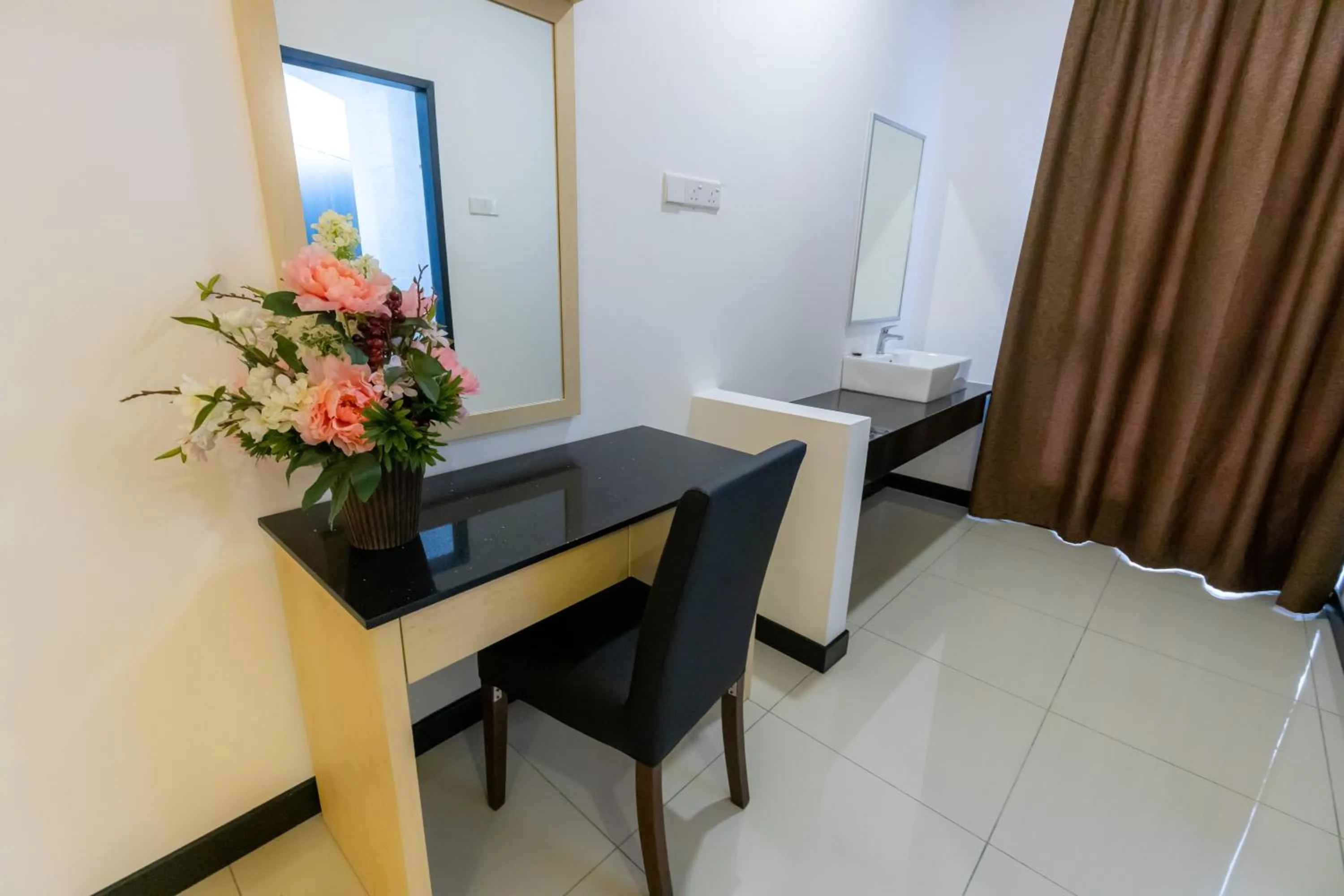 Scott Service Suites