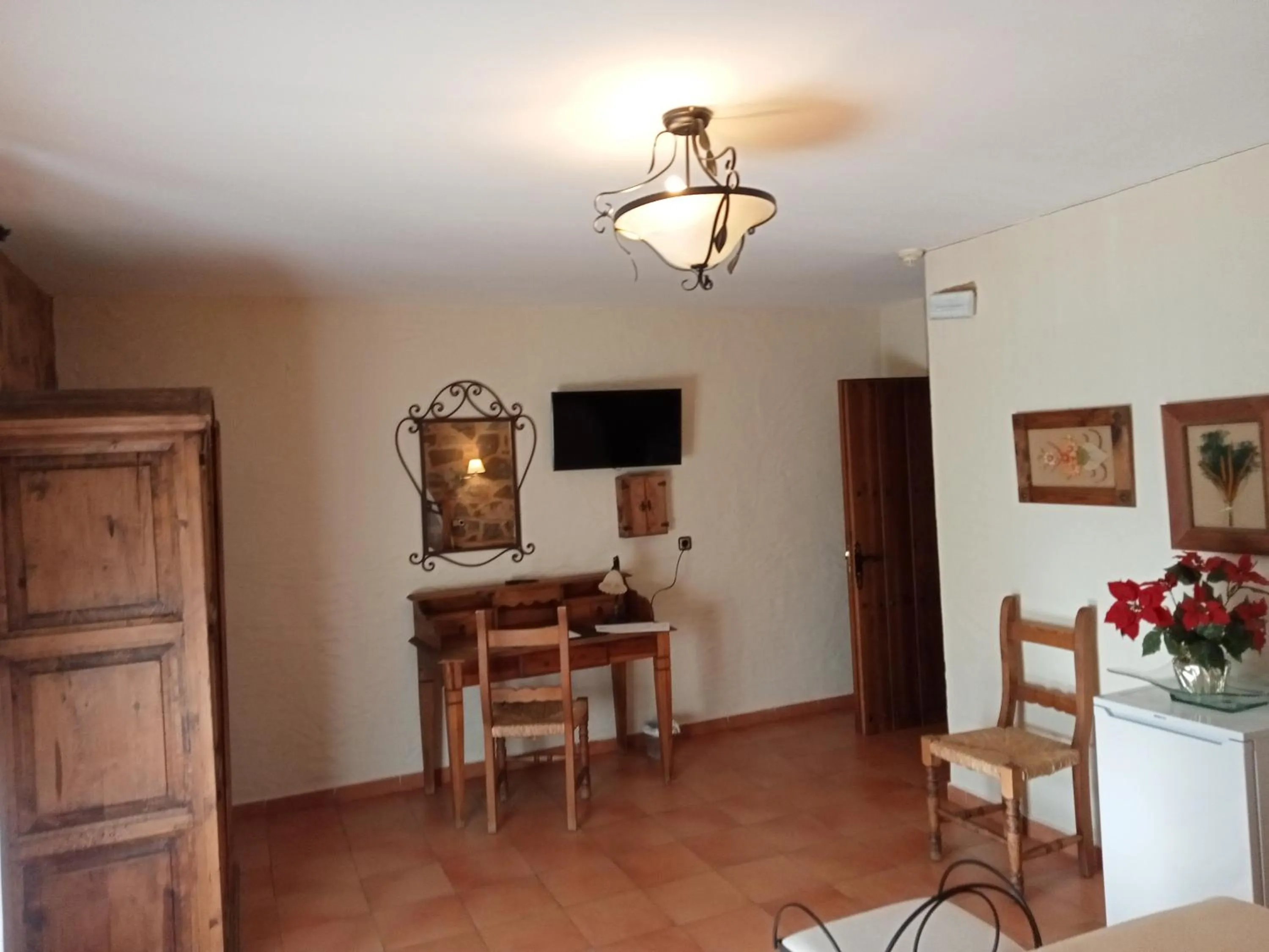 Seating area in Hotel Villa de Berzocana