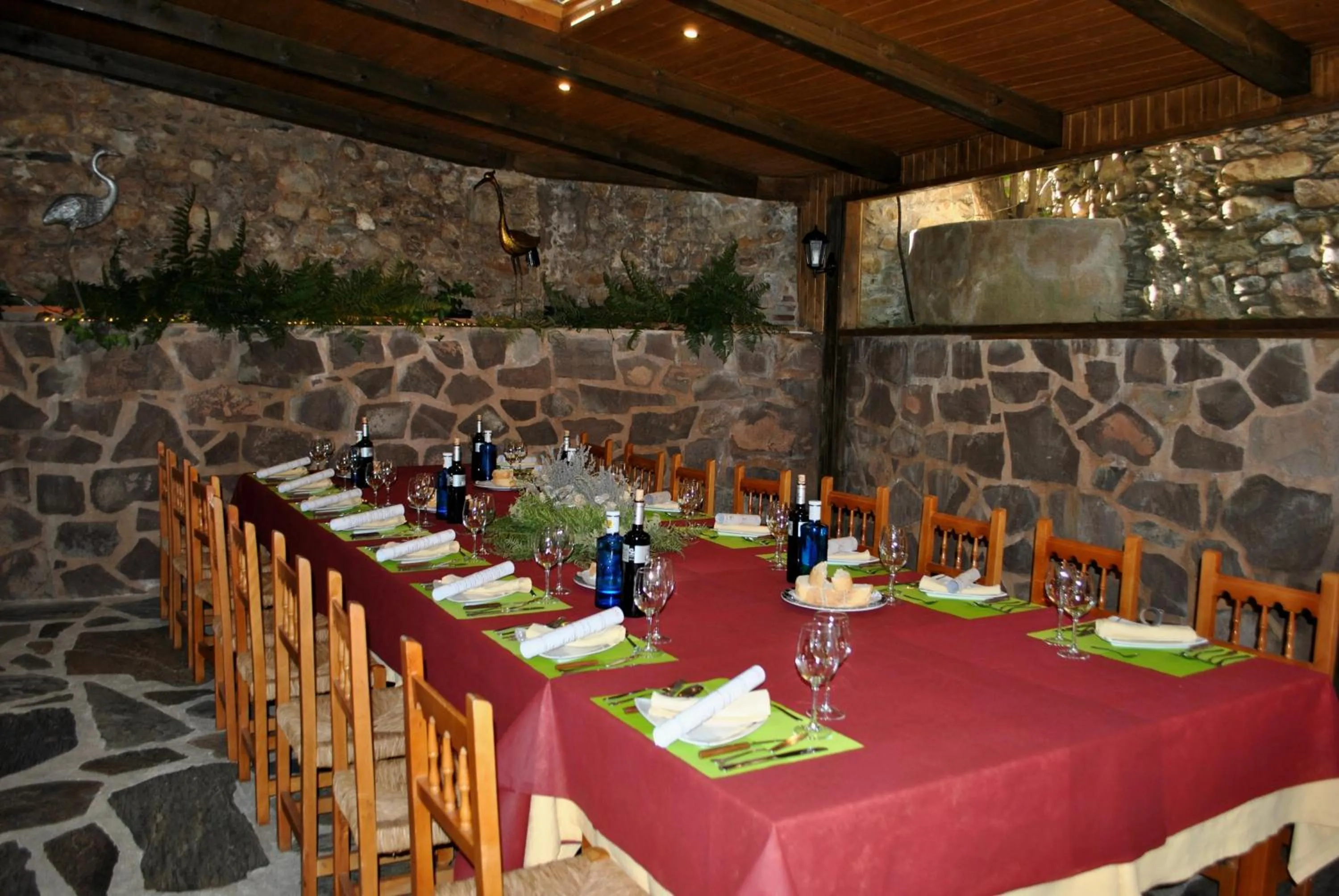 Restaurant/places to eat in Hotel Villa de Berzocana