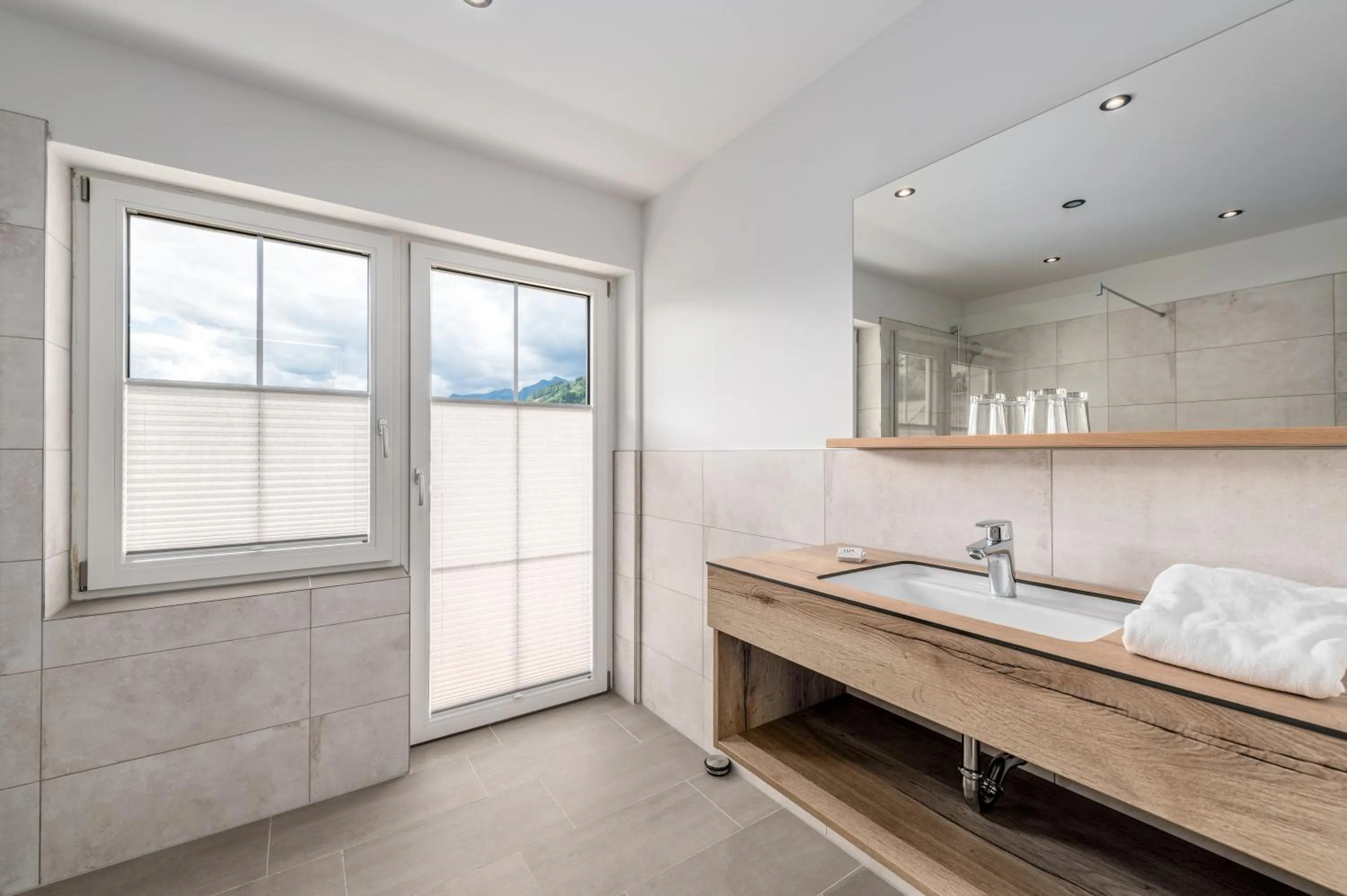 Bathroom, Bed in Landgasthof Bierfriedl