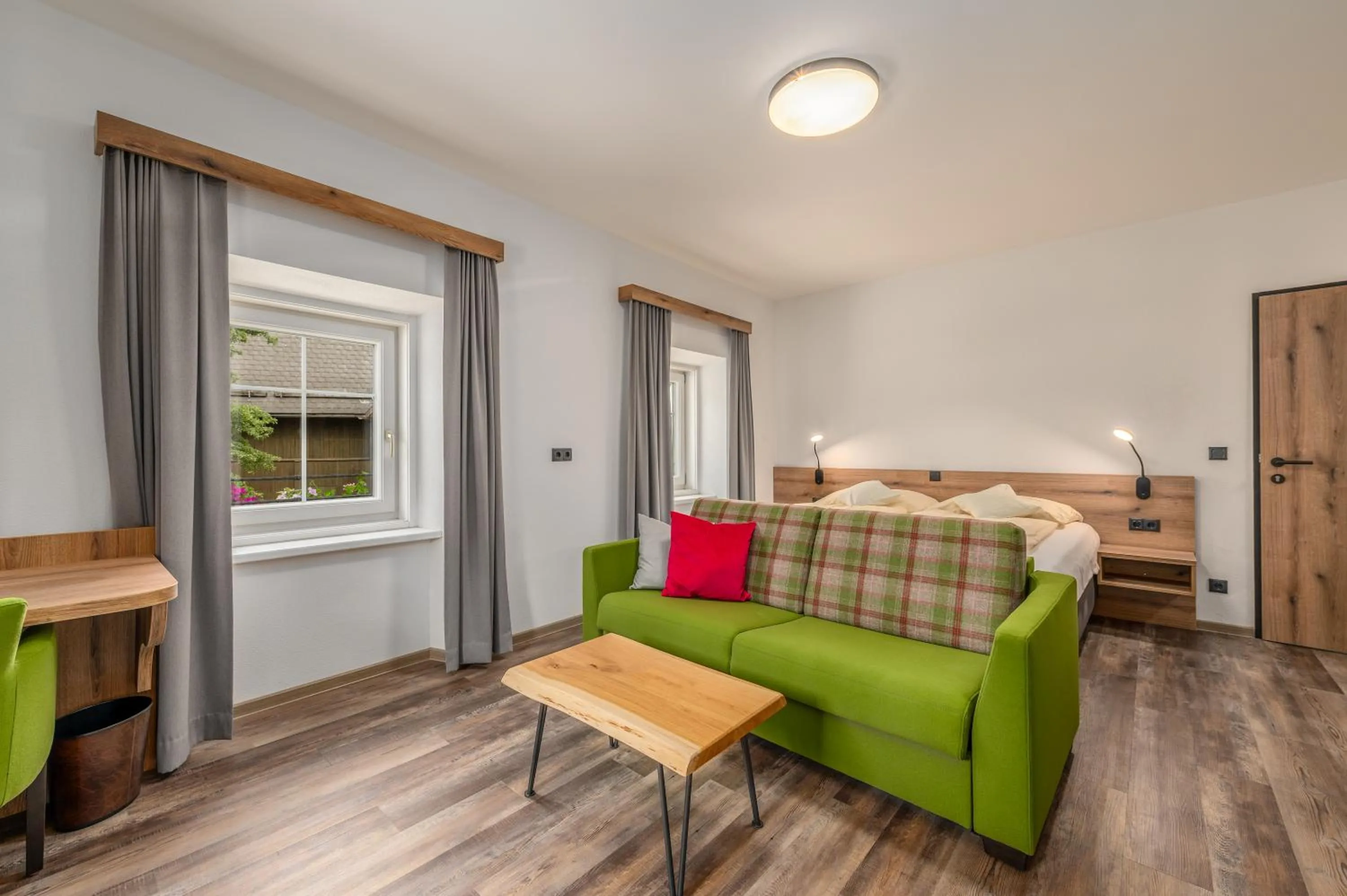 Living room, Bed in Landgasthof Bierfriedl