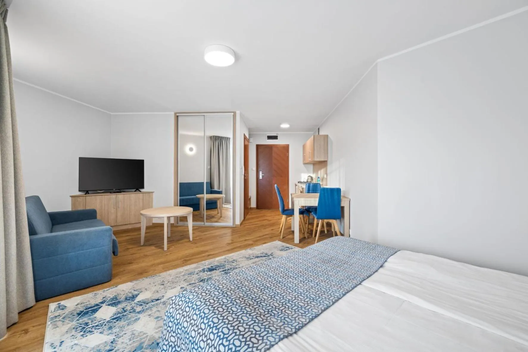 TV and multimedia, Bed in Maloves Resort & Spa, pokoje w bocznych budynkach