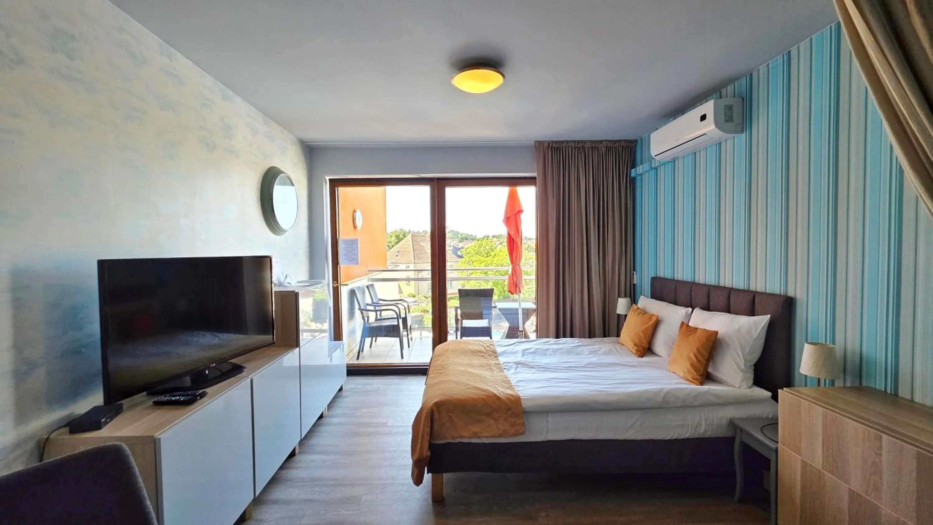 Photo of the whole room, Bed in Maloves Resort & Spa, pokoje w bocznych budynkach