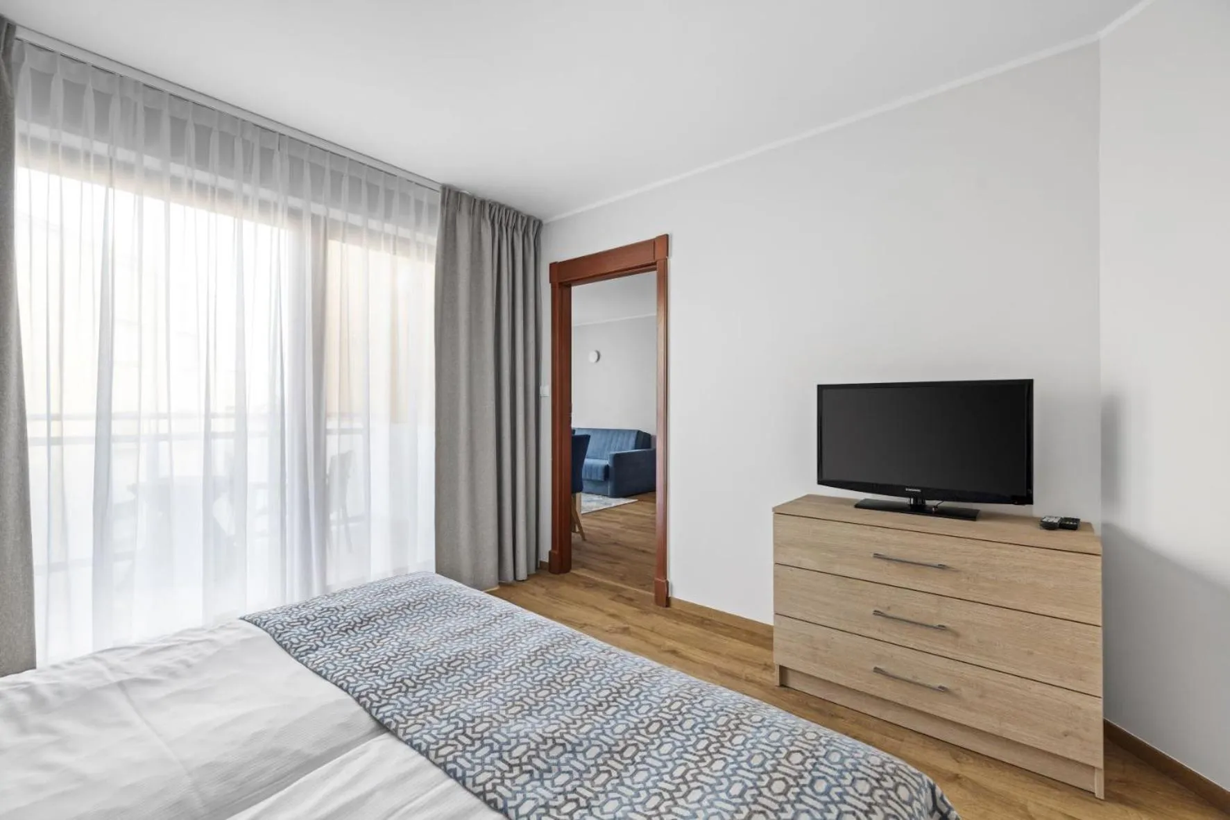 Bed in Maloves Resort & Spa, pokoje w bocznych budynkach