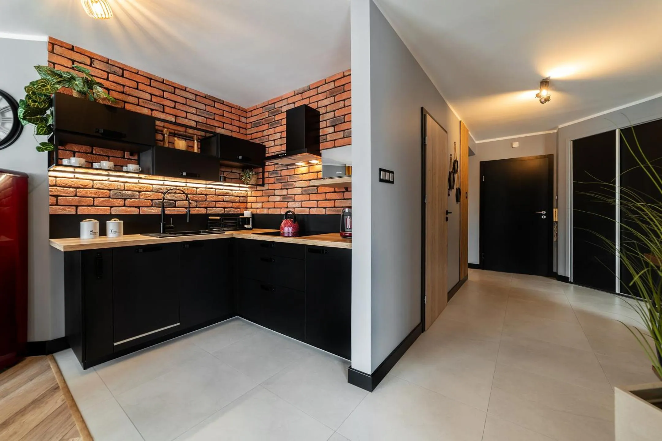 Kitchen or kitchenette in Maloves Resort & Spa, pokoje w bocznych budynkach